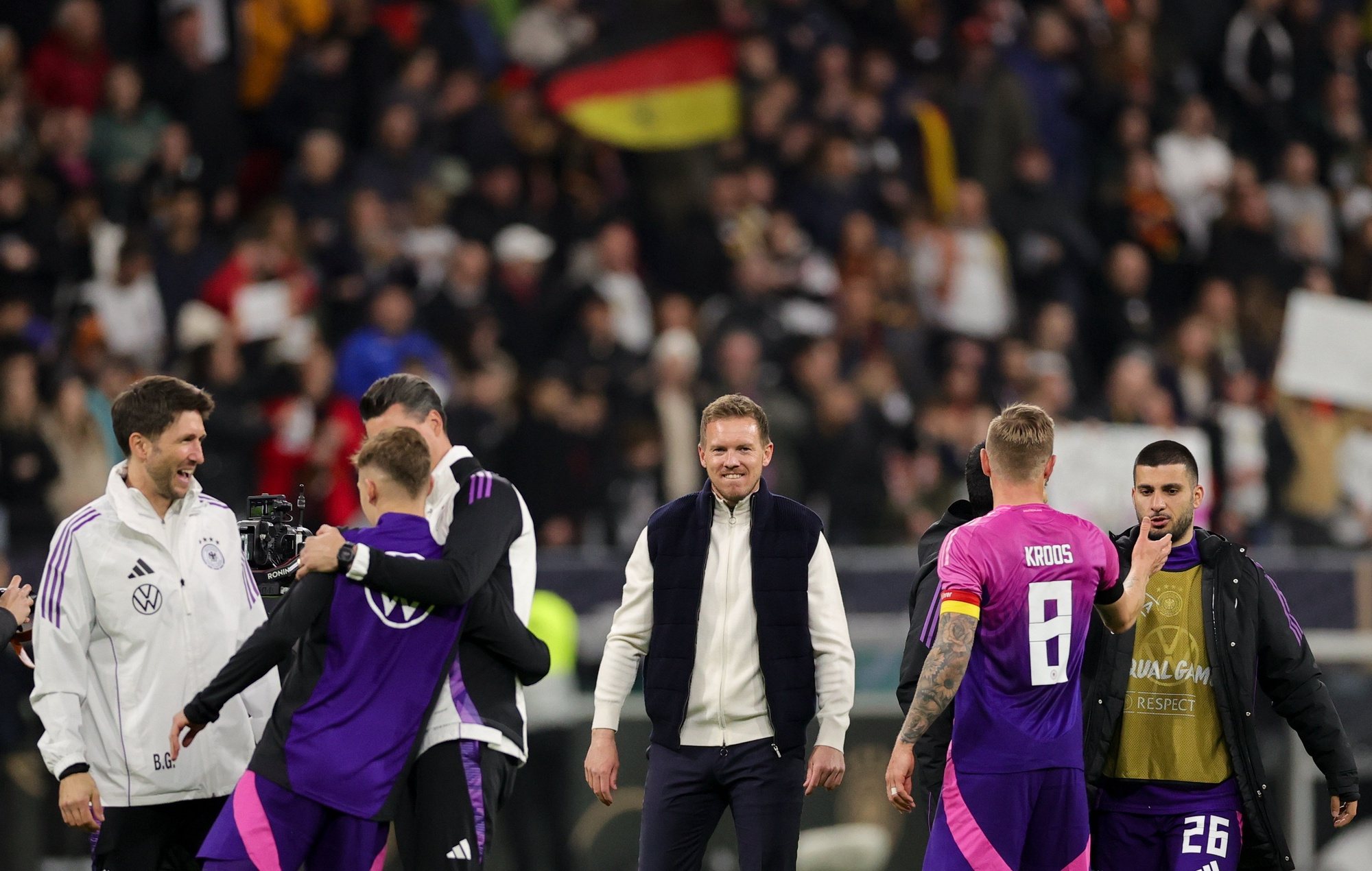 epa11245929 Germany&#039;s head coach Julian Nagelsmann (C) celebrates with his players after winning the friendly international soccer match between Germany and the Netherlands in Frankfurt am Main, Germany, 26 March 2024.  EPA/FRIEDEMANN VOGEL
