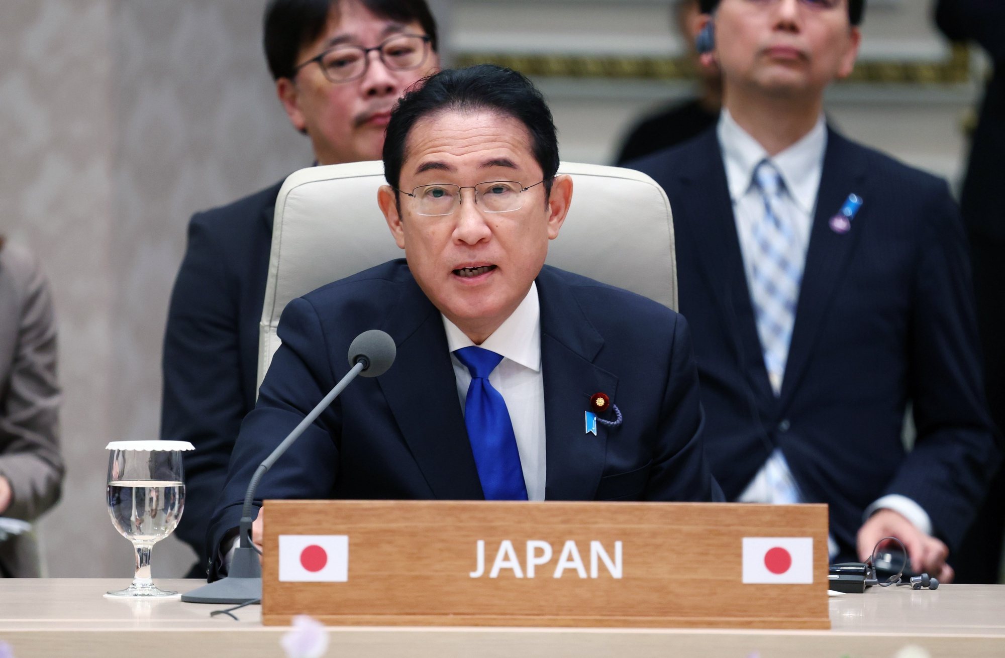 epa11372921 Japanese Prime Minister Fumio Kishida speaks during a meeting with South Korean President Yoon Suk Yeol and Chinese Premier Li Qiang at the guesthouse of the former presidential office, Cheong Wa Dae, in Seoul, South Korea, 27 May 2024.  EPA/YONHAP / POOL SOUTH KOREA OUT