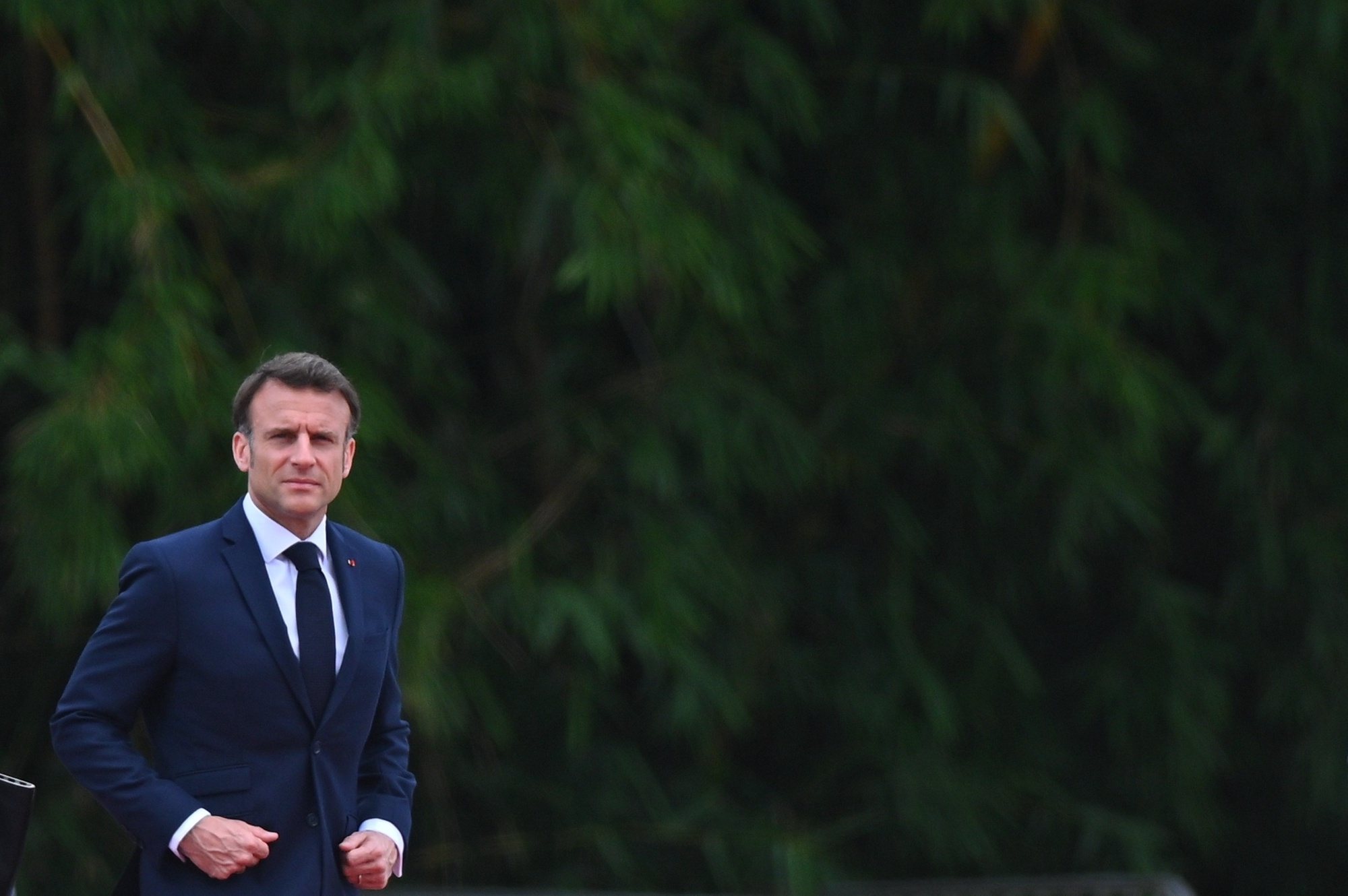 epa11248569 France&#039;s President Emmanuel Macron arrives to meet with Brazilian president at the Planalto Palace in Brasilia, Brazil, 28 March 2024. Lula and his French counterpart Macron discussed regional and global issues during the last day of the French president&#039;s three-day visit to Brazil.  EPA/ANDRE BORGES