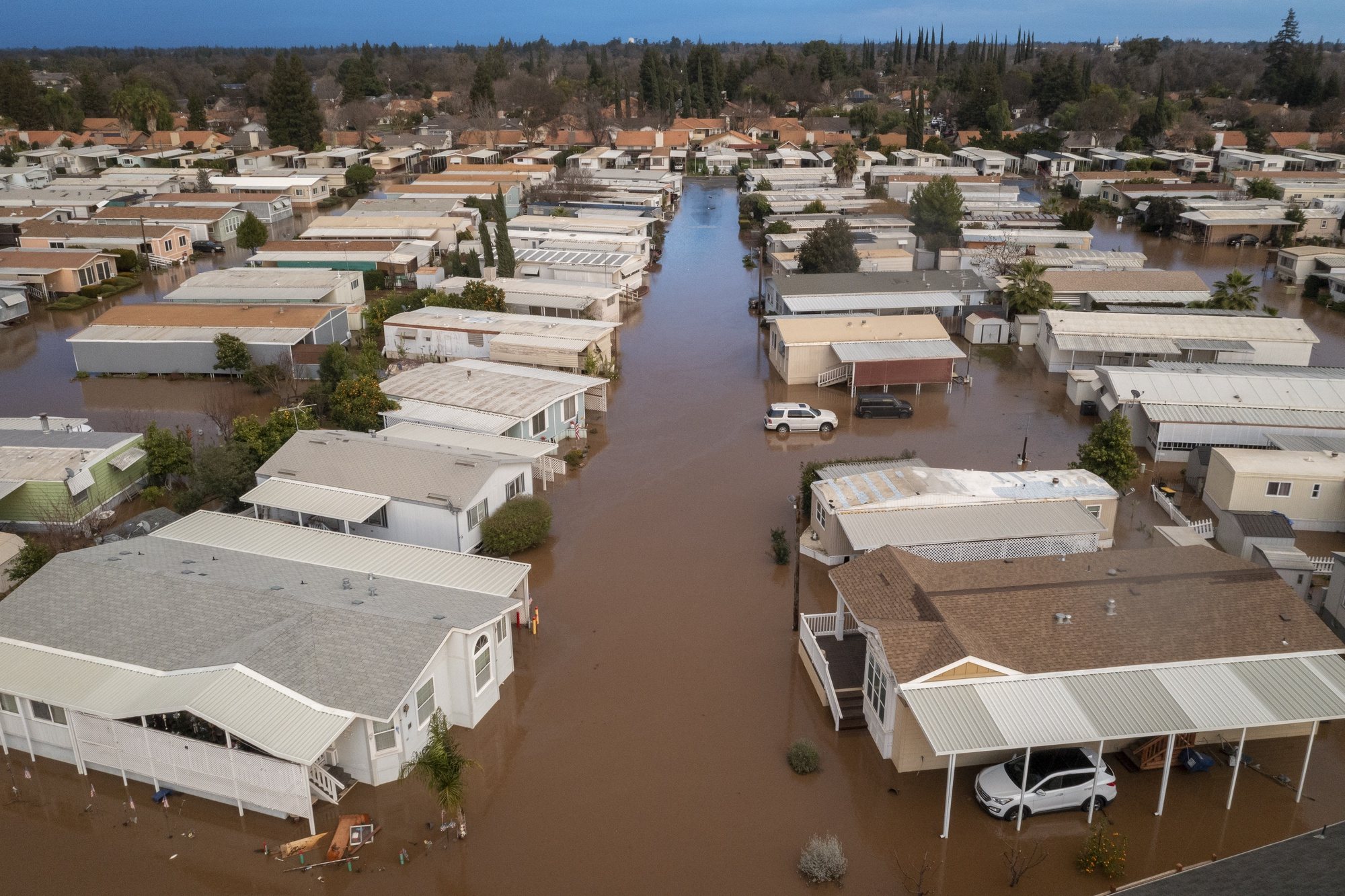 epaselect epa10399297 The Riviera Holiday Mobile Estates/Senior Community was flooded after another wave of storms in Merced, California, USA, 10 January 2023. California Governor Gavin Newsom proclaimed a state of emergency due to the winter storms. Many California counties are under flood warnings.  EPA/LIPO CHING