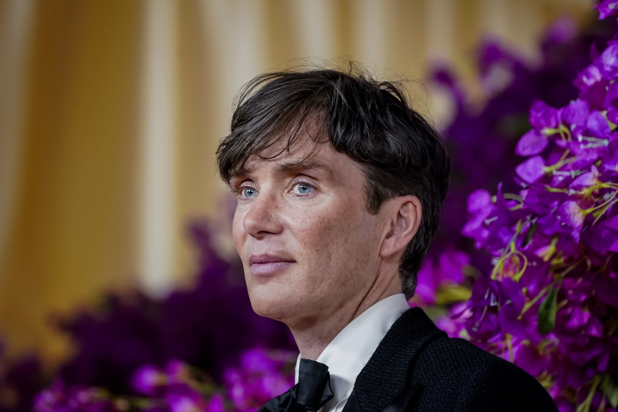 epa11212730 Cillian Murphy arrives for the 96th annual Academy Awards ceremony at the Dolby Theatre in the Hollywood neighborhood of Los Angeles, California, USA, 10 March 2024. The Oscars are presented for outstanding individual or collective efforts in filmmaking in 23 categories.  EPA/KYLE GRILLOT