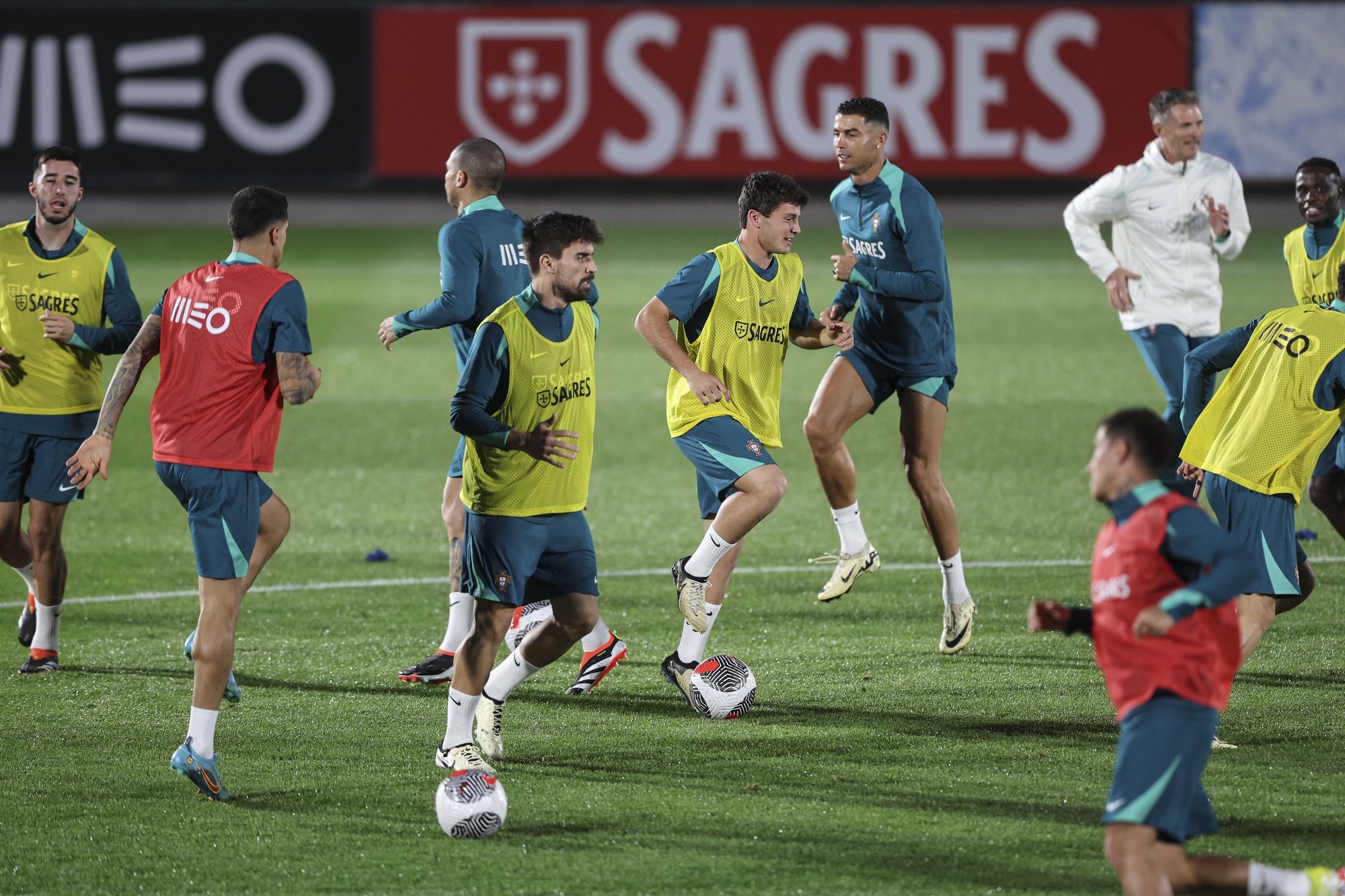 Portugal national soccer players during a training session at Cidade do Futebol in Oeiras, Portugal, 23th March 2024. Portugal will play friendly match against Slovenia in preparation for the upcoming Euro 2024. MIGUEL A. LOPES/LUSA