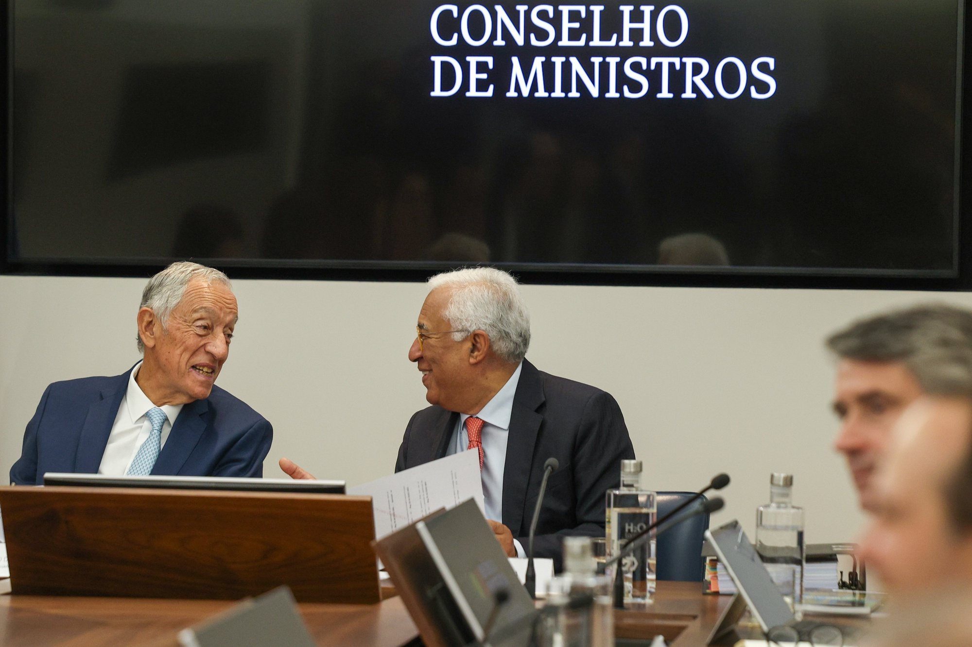 Portugal&#039;s President Marcelo Rebelo de Sousa (L) speaks with Prime Minister Antonio Costa (R), during the last meeting of the Council of Ministers of the XXIII Constitutional Government, which for the first time is being held in the new Government building, the former headquarters of Caixa Geral de Depositos (CGD), in Lisbon, Portugal, 25 March 2024. The Council of Ministers of the government led by Antonio Costa is meeting for the last time today and will be chaired by the head of state, with the PRR&#039;s state of play being one of the topics on the agenda. TIAGO PETINGA/LUSA