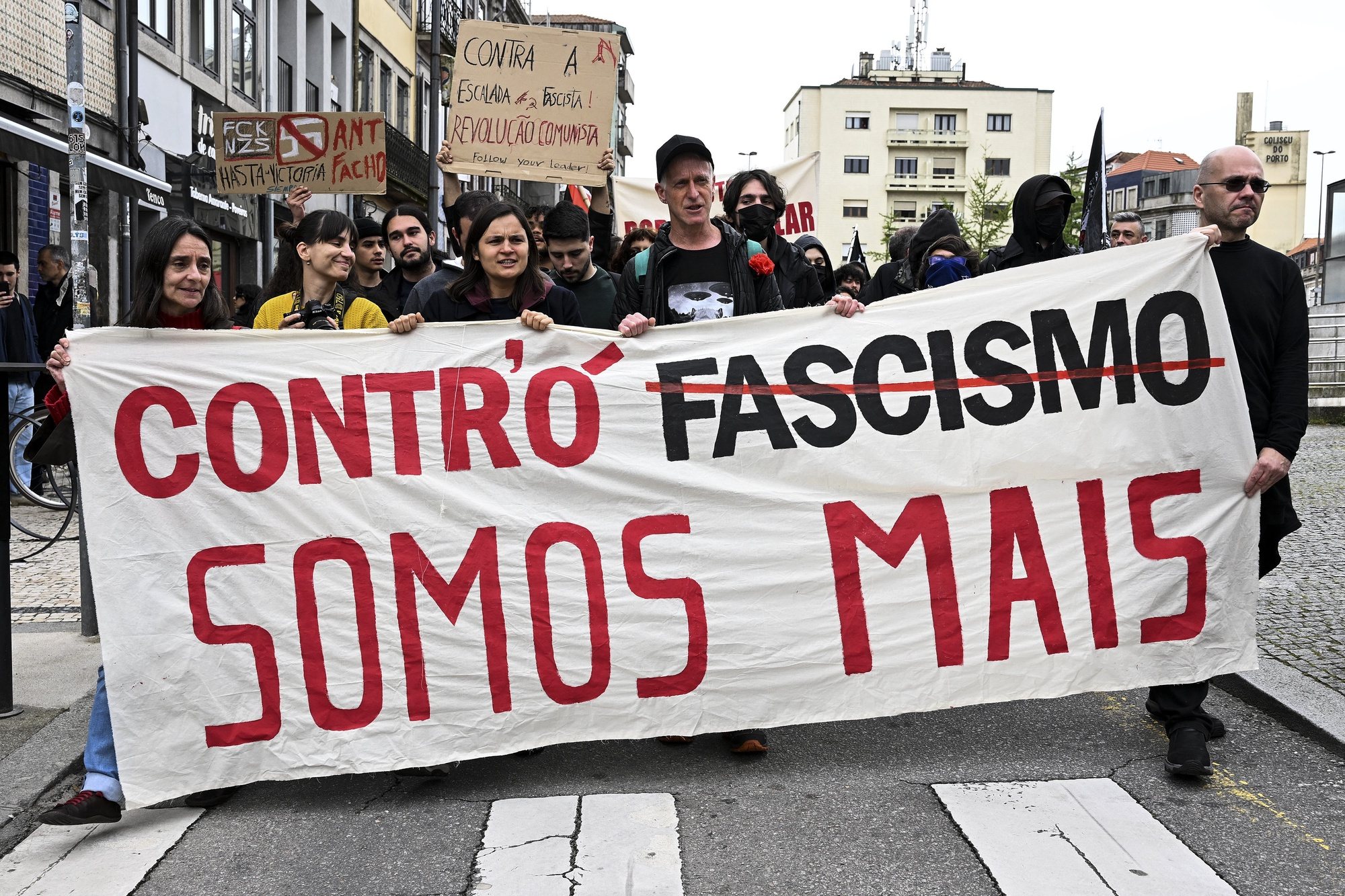 Manifestação &quot;Contra o Fascismo, Mais e Melhor Habitação”, organizada pela associação &quot;Habitação Hoje&quot;, no Porto, 6 de abril de 2024. FERNANDO VELUDO/LUSA