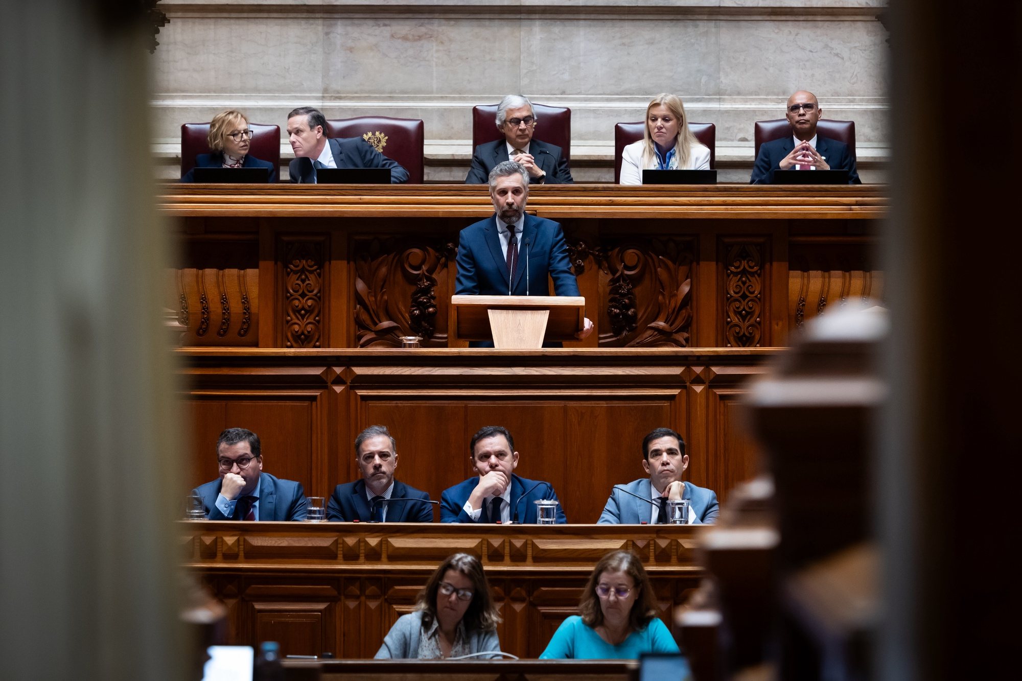 O deputado e secretário-geral do Partido Socialista (PS), Pedro Nuno Santos, usa da palavra durante a segunda sessão plenária de discussão do programa de Governo, na Assembleia da República, em Lisboa, 12 de abril de 2024. JOSÉ SENA GOULÃO/LUSA