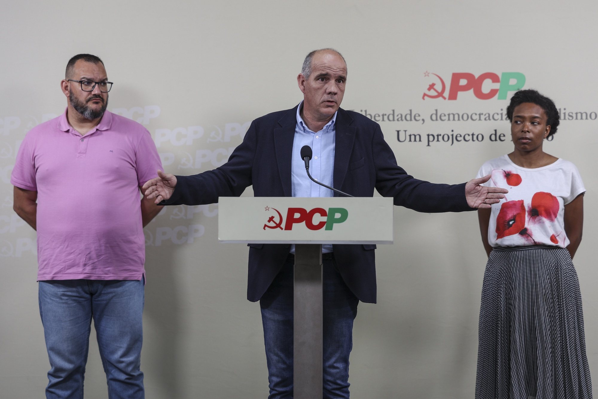 O secretário Geral do PCP, Paulo Raimundo, apresenta conclusões da reunião do Comité Central do PCP, esta manhã em Lisboa, 16 de abril de 202. MIGUEL A. LOPES/LUSA