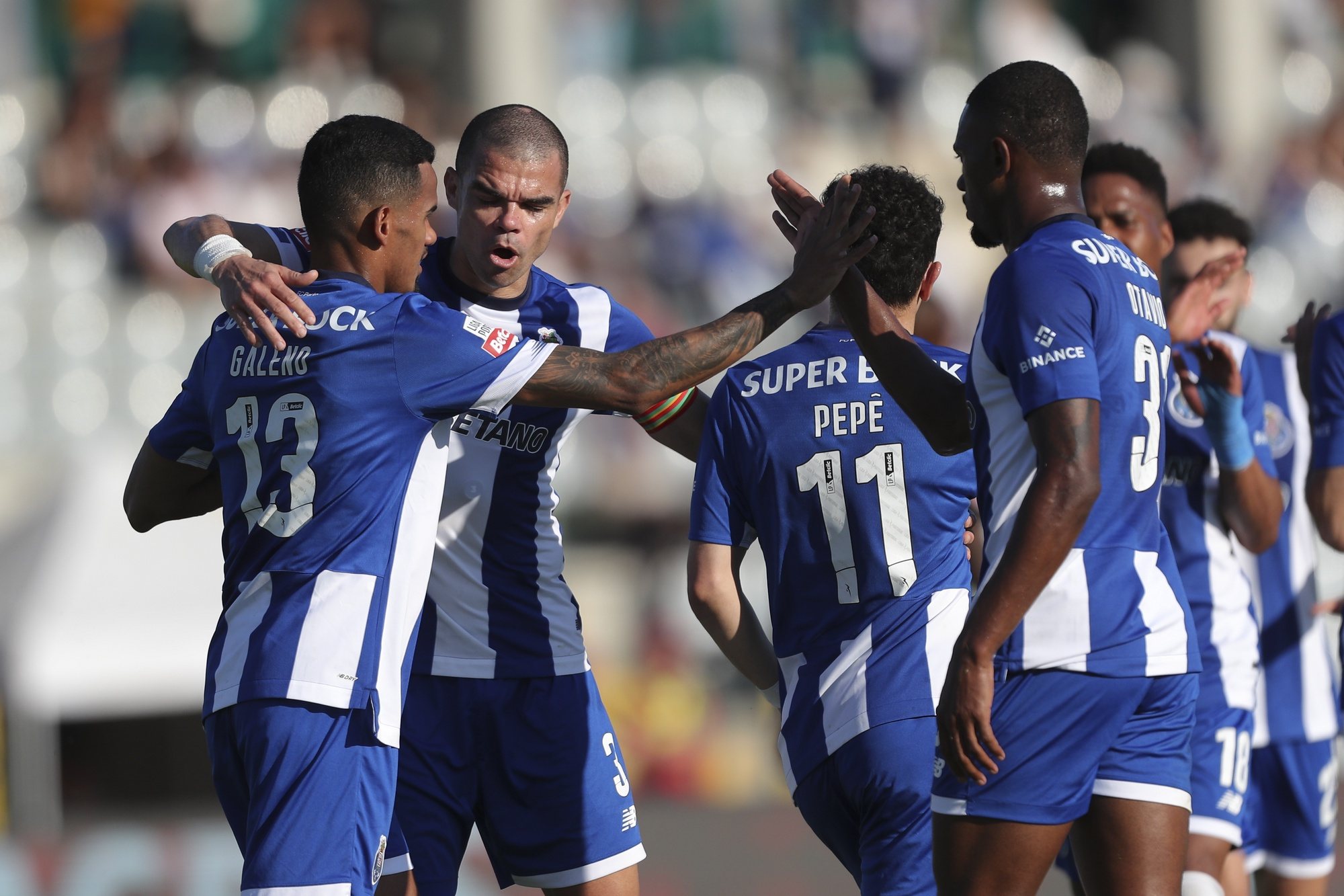 FC Porto Wenderson Galeno (L) celebrates with his teammates after scoring the 0-1 lead goal during the Portuguese First League soccer match between Casa Pia AC and FC Porto at Municipal de Rio Maior Stadium in Rio Maior, Portugal, 21 April 2024. PAULO CUNHA/LUSA