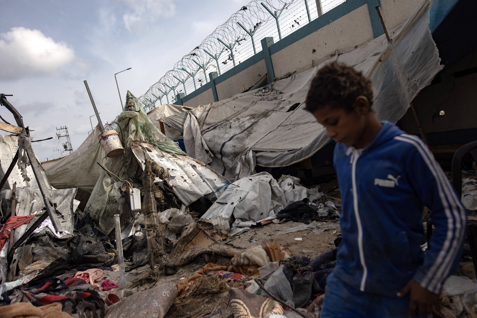 epa11375270 Palestinians inspect their tents after an Israeli army operation on an area previously designated by the Israeli army as safe for displaced Palestinians, in Rafah, southern Gaza Strip, 28 May 2024. More than 36,000 Palestinians and over 1,400 Israelis have been killed, according to the Palestinian Health Ministry and the Israel Defense Forces (IDF), since Hamas militants launched an attack against Israel from the Gaza Strip on 07 October 2023, and the Israeli operations in Gaza and the West Bank which followed it.  EPA/HAITHAM IMAD