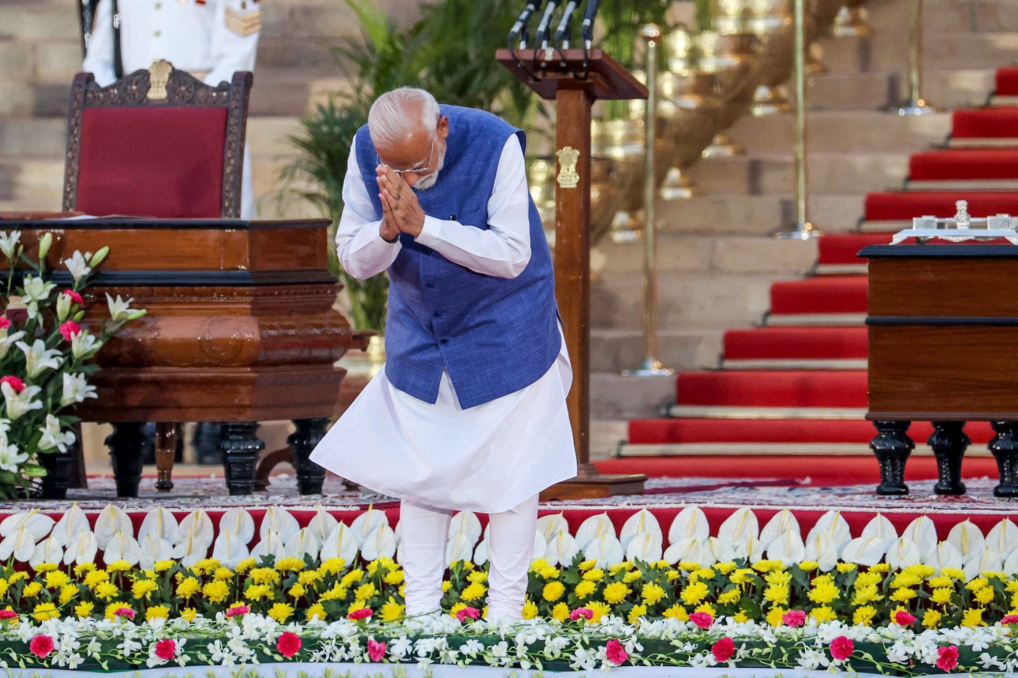 epa11400106 India&#039;s Bharatiya Janata Party (BJP) leader, Narendra Modi arrives to take the oath as India&#039;s Prime Minister during the swearing-in ceremony at the presidential palace in New Delhi, India, 09 June 2024. Indian Prime Minister Modi, 73, has been sworn in for a third consecutive term after the BJP and its alliance party scored a majority in the parliamentary elections, which were held over seven phases between 19 April and 01 June 2024.  EPA/RAJAT GUPTA