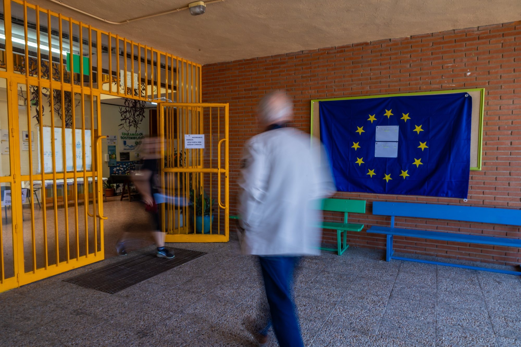 epa11399355 A voter walks a polling station during EU Parliament election in Toledo, central Spain, 09 June 2024. More than 38 million Spaniards go to the pools tod elect 61 EU Parliament members that will represent Spain at the European Chamber.  EPA/Angeles Visdomine