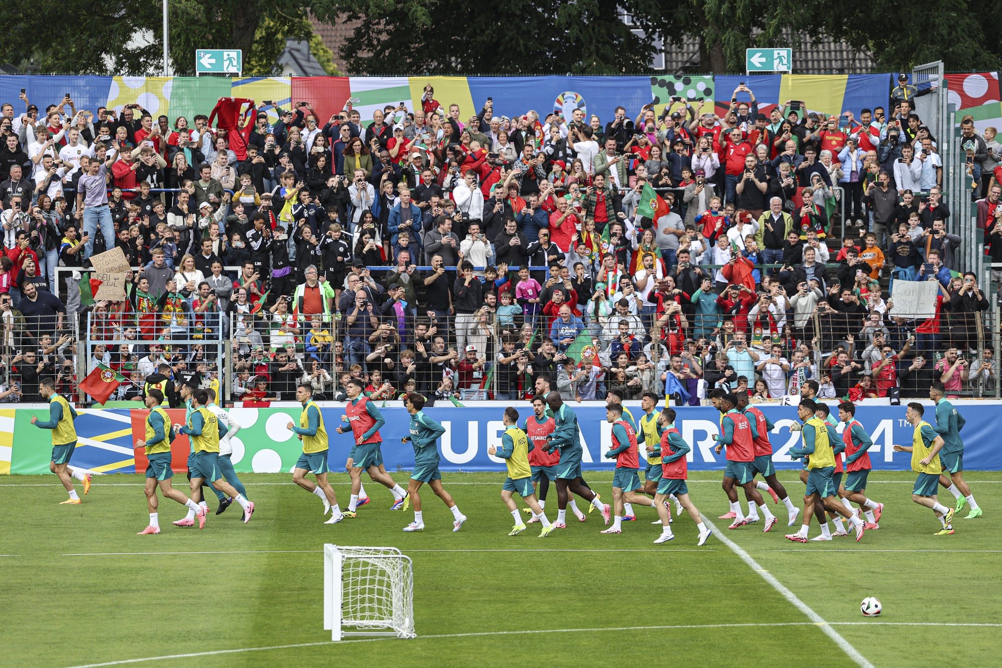 Portugal national soccer team during a training session open to the public at Heidewaldstadion in Gütersloh, Germany, 14 June 2024. The Portuguese national soccer team is based in Marienfeld, Harsewinkel during the UEFA EURO 2024. MIGUEL A. LOPES/LUSA