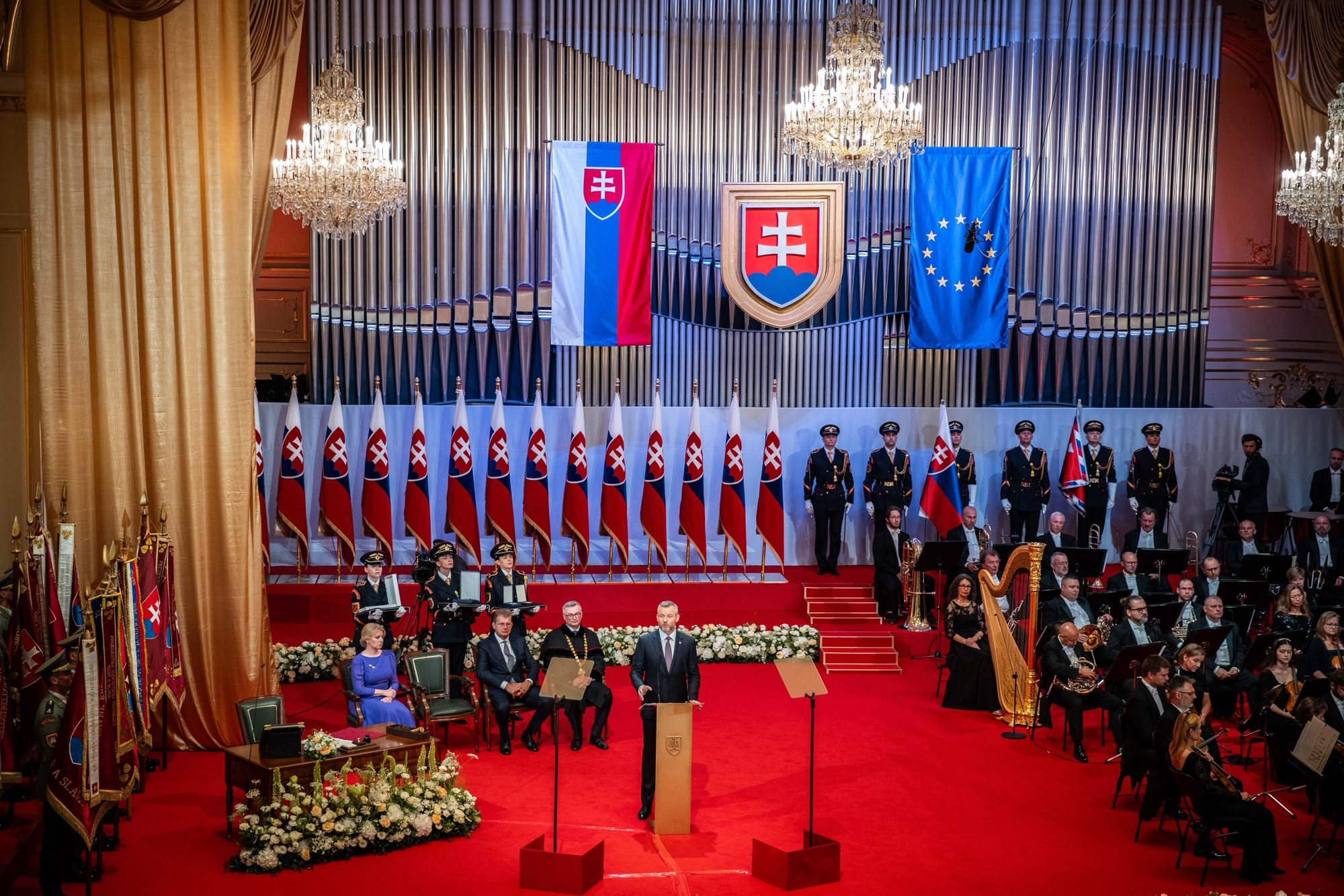 epa11411723 New Slovak President Peter Pellegrini (C) delivers a speech during his inauguration ceremony in Bratislava, Slovakia, 15 June 2024.  EPA/JAKUB GAVLAK