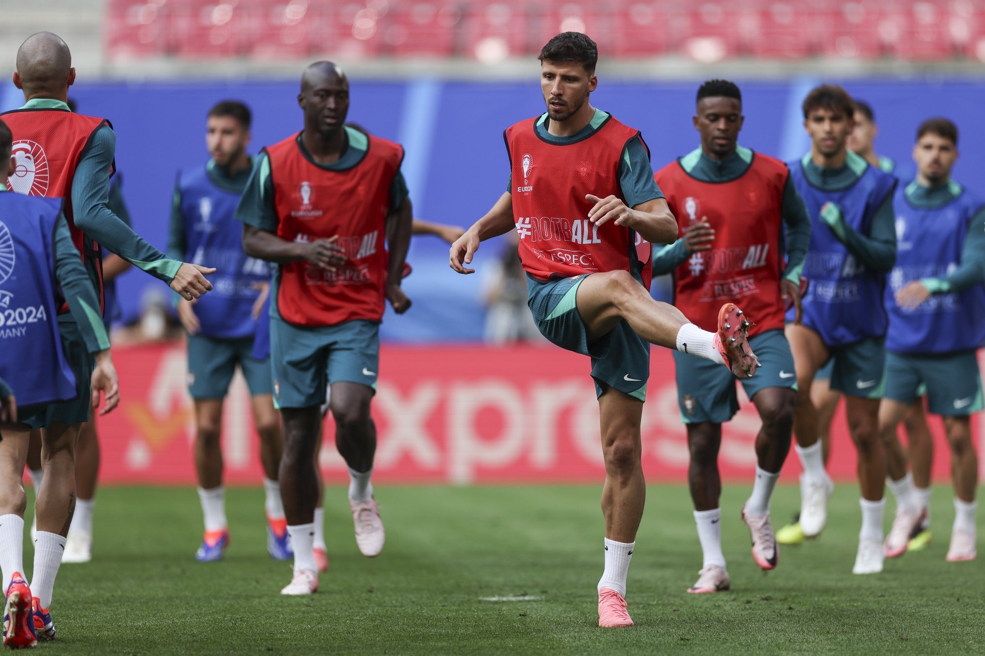 Portugal national soccer team player Ruben Dias (C) during a training session at Red Bull Arena in Leipzig, Germany, 17 June 2024. The Portuguese national soccer team will face tomorrow Czech Republic in the UEFA EURO 2024. MIGUEL A. LOPES/LUSA