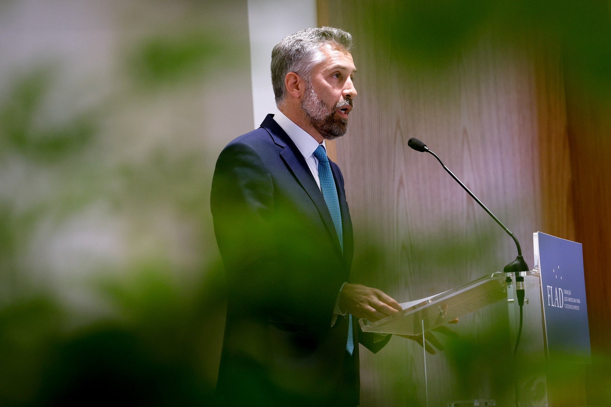 O secretário-geral do Partido Socialista (PS), Pedro Nuno Santos, intervém no &quot;VIII Legislators’ Dialogue&quot;, organizado pela Fundação Luso-Americana para o Desenvolvimento (FLAD), em Lisboa, 17 de junho de 2024. ANTÓNIO PEDRO SANTOS/LUSA