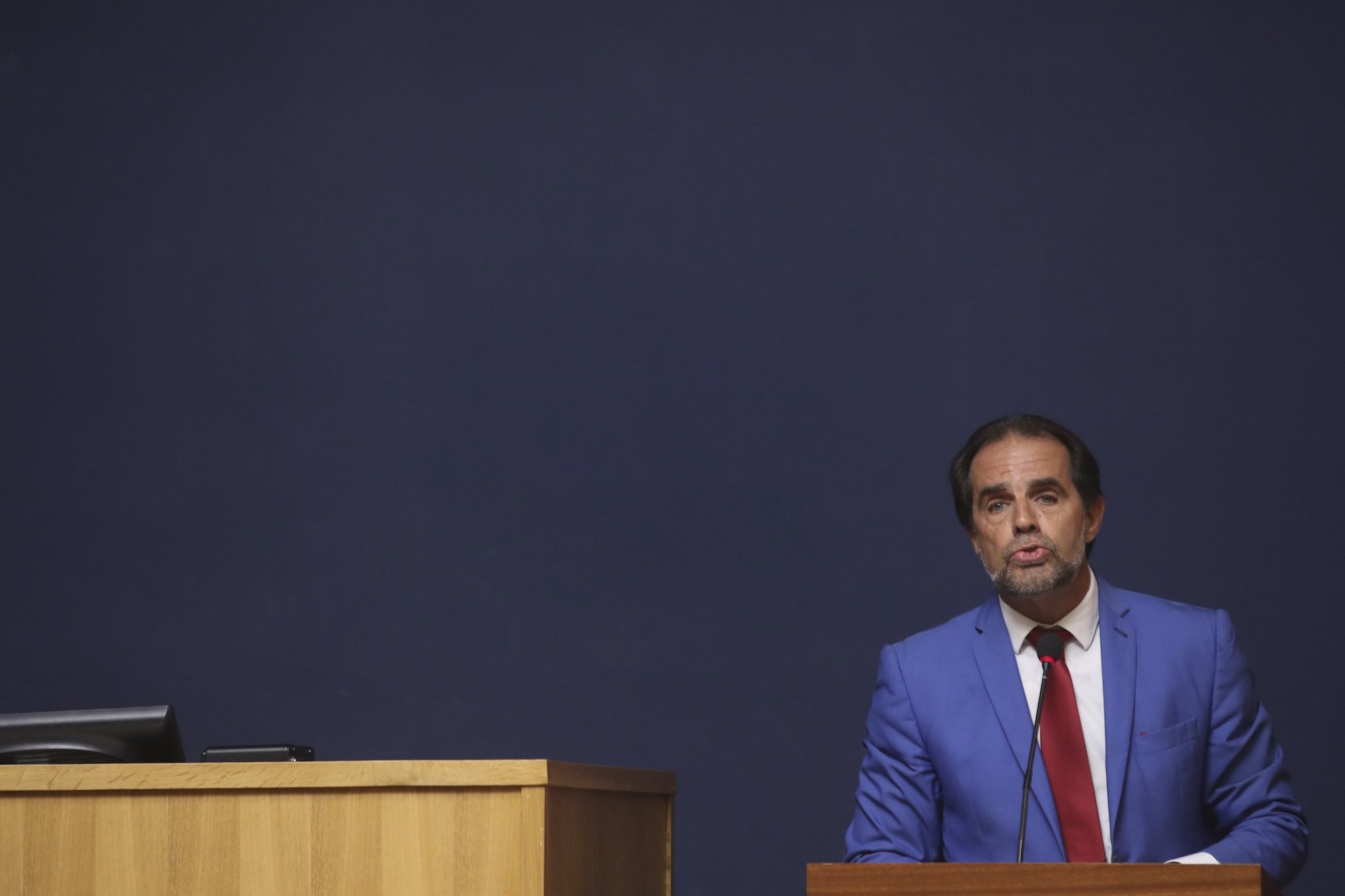 Miguel Albuquerque, presidente do XV Governo Regional da Madeira, esta manhã durante o debate do programa do XV Governo Regional da Madeira na Assembleia Legislativa da Madeira no Funchal, 18 de junho de 2024. HOMEM DE GOUVEIA/LUSA