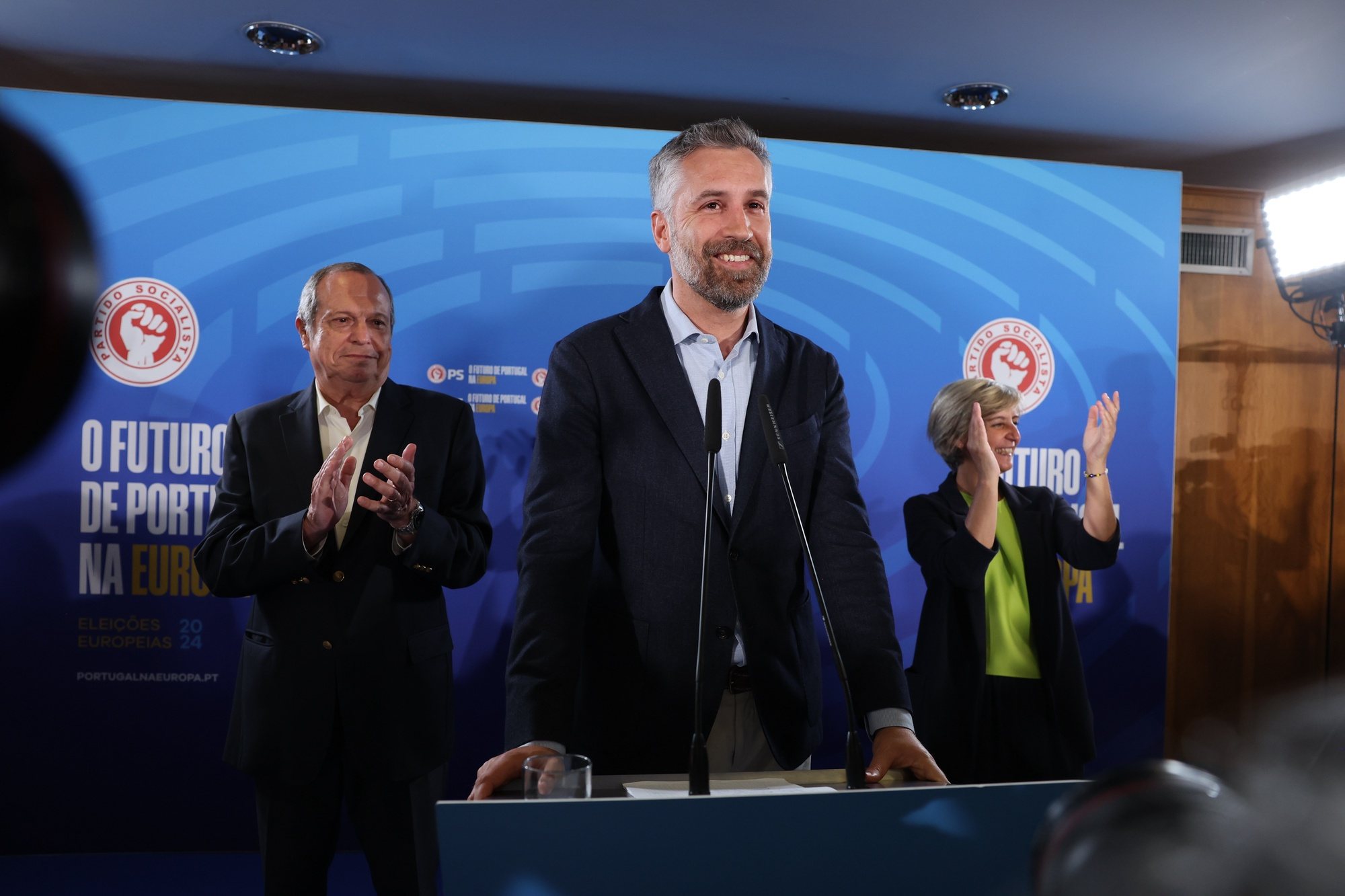 epa11401395 Secretary General of the Portuguese Socialist Party (PS) Pedro Nuno Santos (C), flanked by PS candidate Marta Temido (R), and Party President Carlos Cesar (L), delivers a speech at Party electoral headquarters after winning the European elections in Lisbon, Portugal, 10 June 2024. The Portuguese Socialist Party (PS) was the most voted party, with 32.1 percent and eight MEPs, in today&#039;s European elections, ahead of the Democratic Alliance, which had 31.1 percent and seven seats.  EPA/JOSE SENA GOULAO