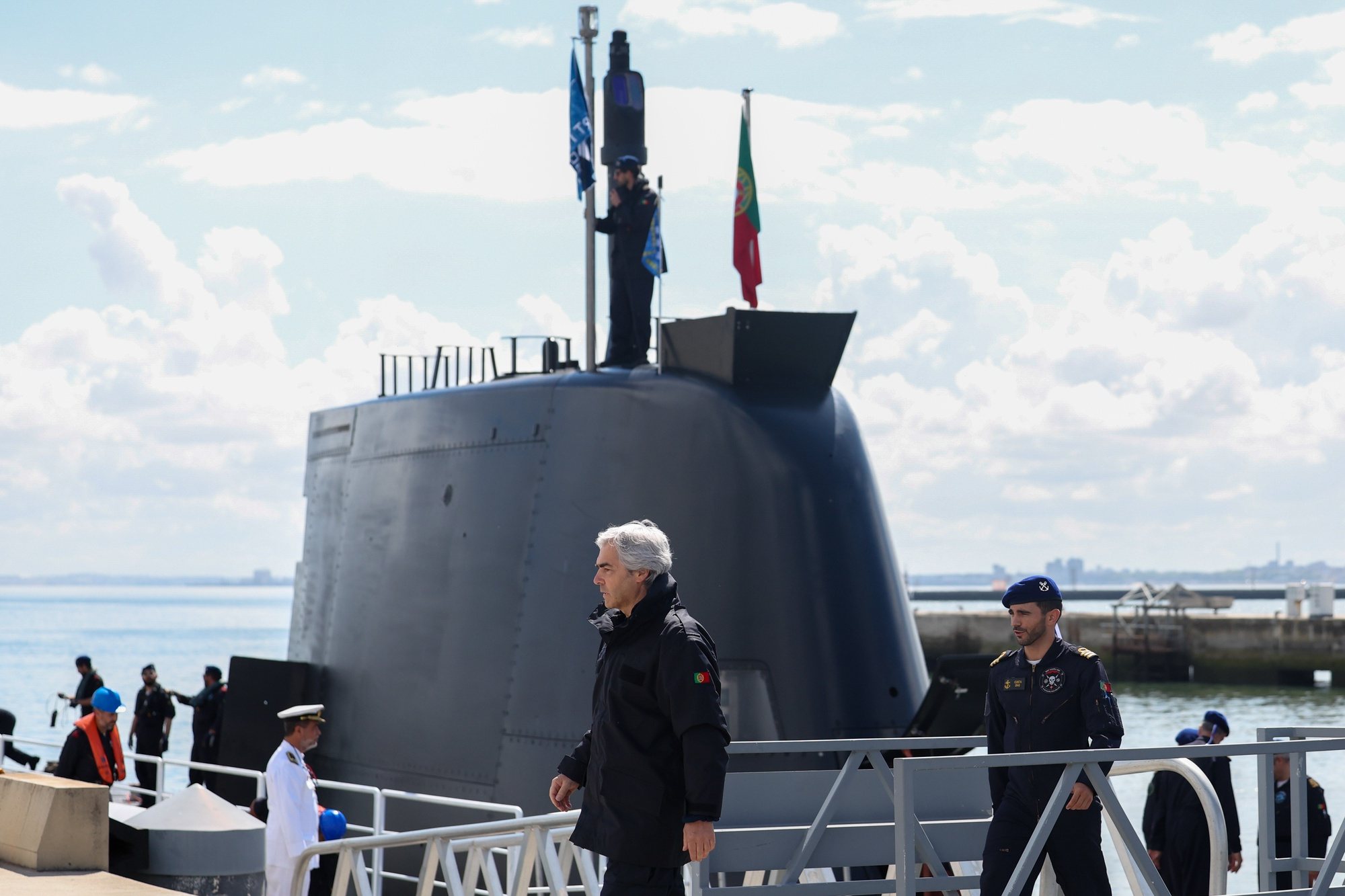 O ministro da Defesa Nacional, Nuno Melo, participa na cerimónia de receção do submarino NRP Arpão, após uma missão ao serviço da NATO, no Atlântico Norte, que decorreu na  Base Naval do Alfeite, em Almada, 19 de junho de 2024.  ANTÓNIO COTRIM/LUSA