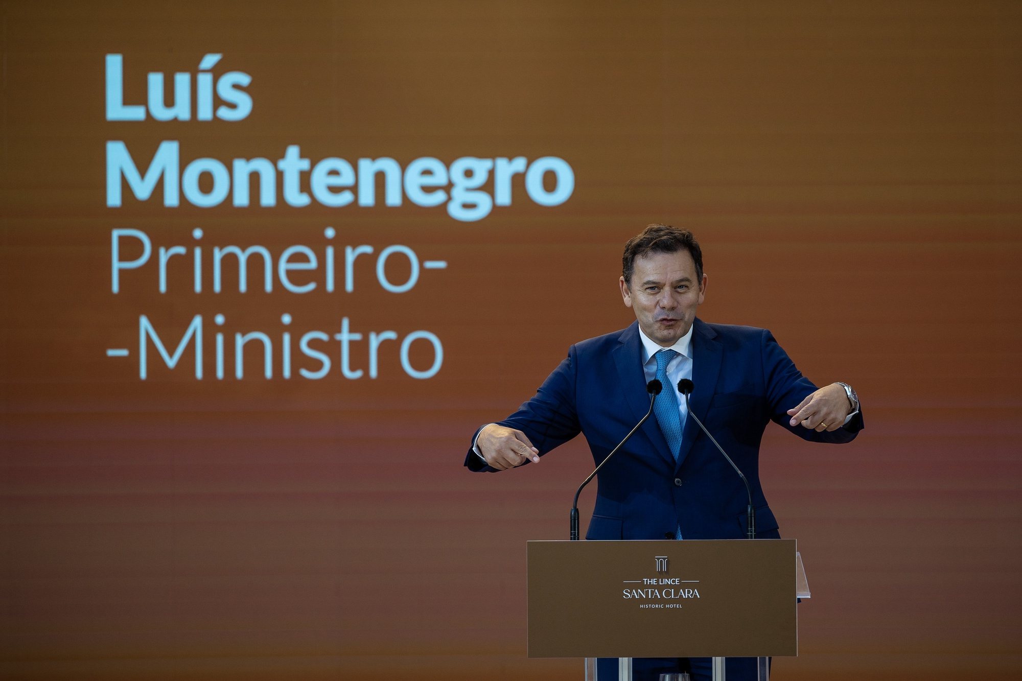 O primeiro-ministro, Luís Montenegro, discursa durante a inauguração do hotel Convento Santa Clara, em Vila do Conde, 21 de junho de 2024. JOSÉ COELHO/LUSA