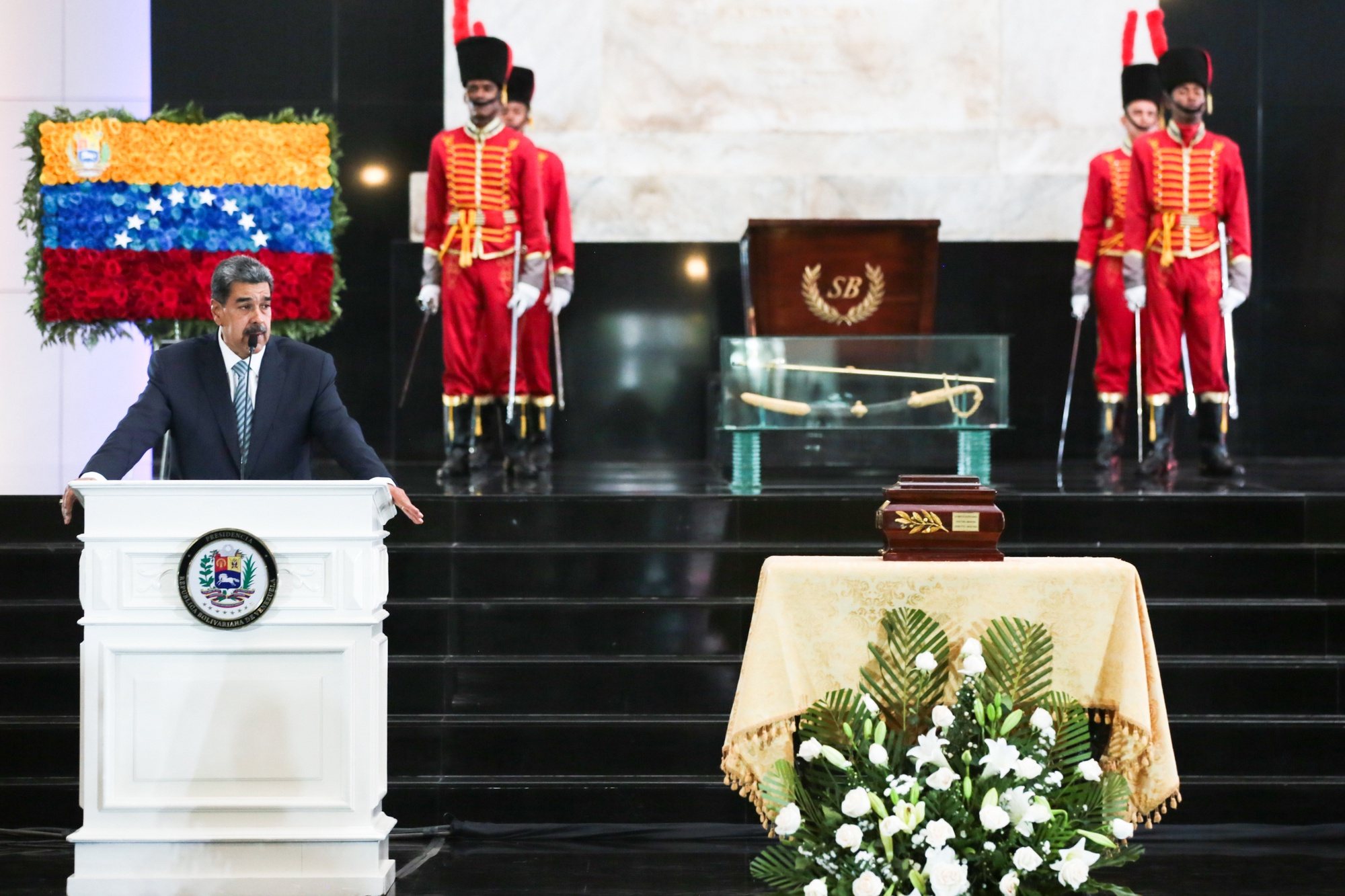 epa11433578 A handout photo made available by the Miraflores Palace shows the President of Venezuela (L), Nicolas Maduro, at a government event in Caracas, Venezuela, 23 June 2024. Venezuela moved the remains of Cristobal Mendoza, the country&#039;s first president after independence, to the National Pantheon in Caracas, also marking the 252nd anniversary of his birth.  EPA/MIRAFLORES PALACE / HANDOUT ONLY AVAILABLE TO ILLUSTRATE THE ACCOMPANYING NEWS (MANDATORY CREDIT) HANDOUT EDITORIAL USE ONLY/NO SALES HANDOUT EDITORIAL USE ONLY/NO SALES