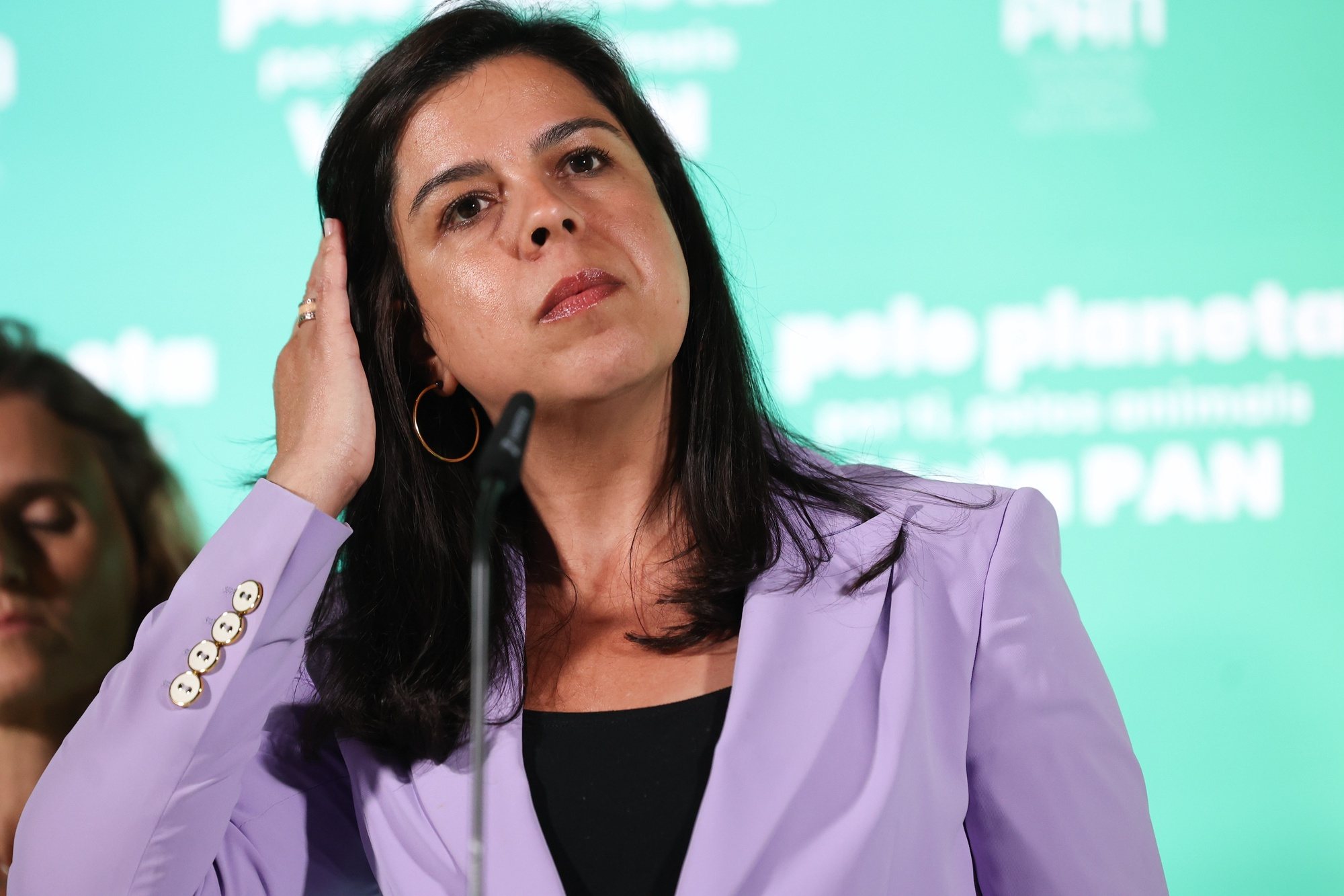 epa11401379 Leader of People-Animals-Nature (PAN) Ines de Sousa Real speaks at the party electoral headquarters after the results of the European elections night in Lisbon, Portugal, 09 June 2024. More than 10.8 million registered voters in Portugal and abroad went to the polls to choose 21 of the 720 members of the European Parliament.  EPA/MANUEL DE ALMEIDA