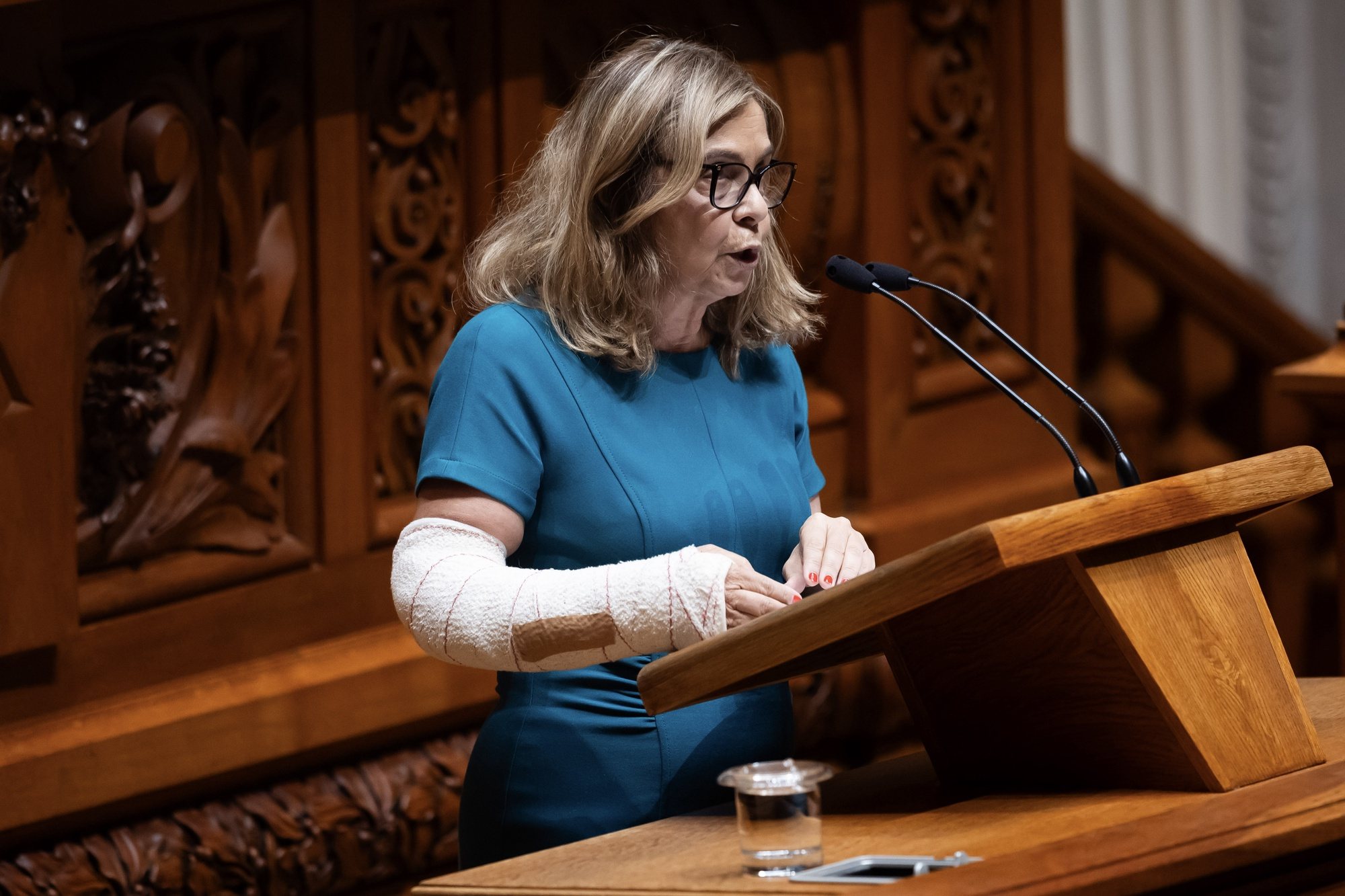 A minstra da Saúde, Ana Paula Martins, usa da palavra durante o debate “Um plano de emergência para o Plano de Emergência da Saúde apresentado pelo Governo”, na Assembleia da República, em Lisboa, 28 junho de 2024. JOSÉ SENA GOULÃO/LUSA