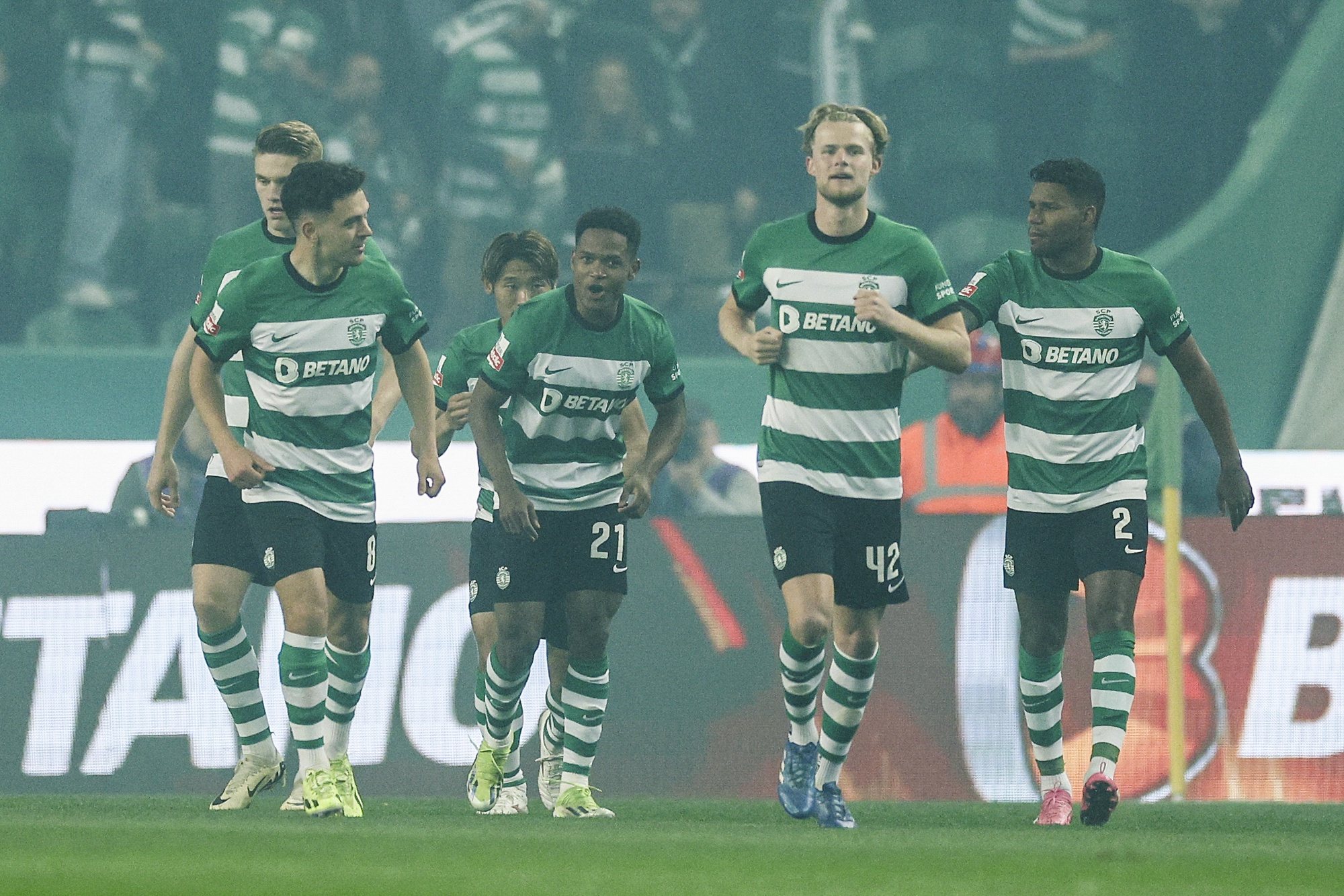 Sporting player Geny Catamo (C) celebrates with his team mates after scoring a goal againt Benfica during their Portuguese First League soccer match held at Alvalade Stadium, in Lisbon, Portugal, 6 April 2024. MIGUEL A. LOPES/LUSA