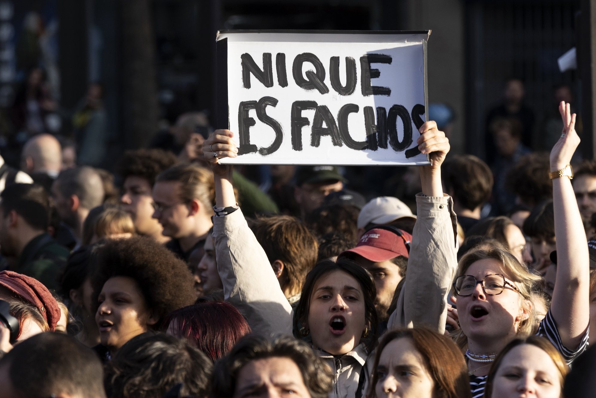 Protesto contra o Partido Nacional do Rassemblement em Paris após a vitória da extrema-direita nas eleições europeias June 2024. EPA/ANDRE PAIN