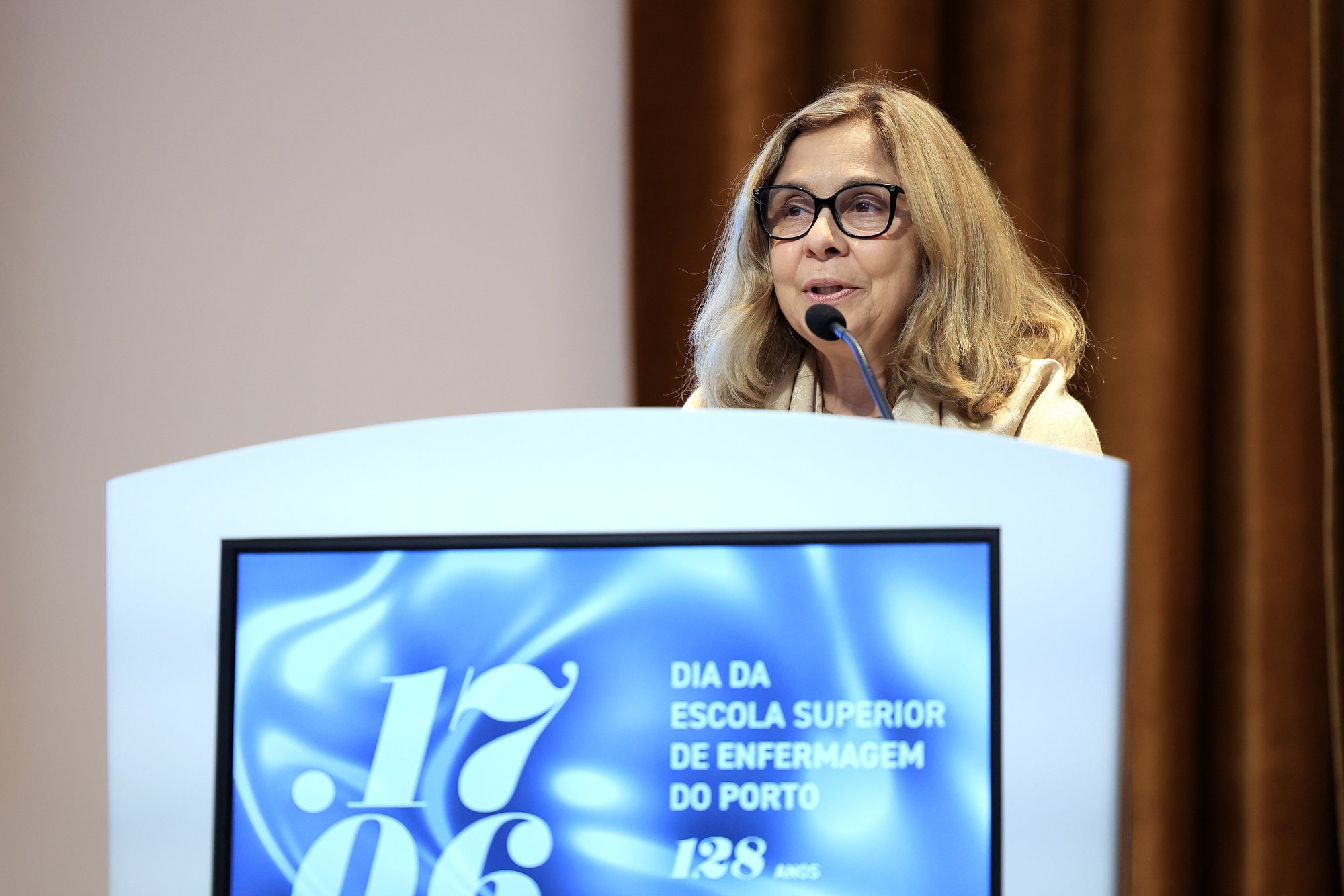 Ana Paula Martins ministra da Saúde intervém durante a sessão comemorativa dos 128 anos da Escola Superior de Enfermagem do Porto, 17 de junho de 2024. ESTELA SILVA/LUSA