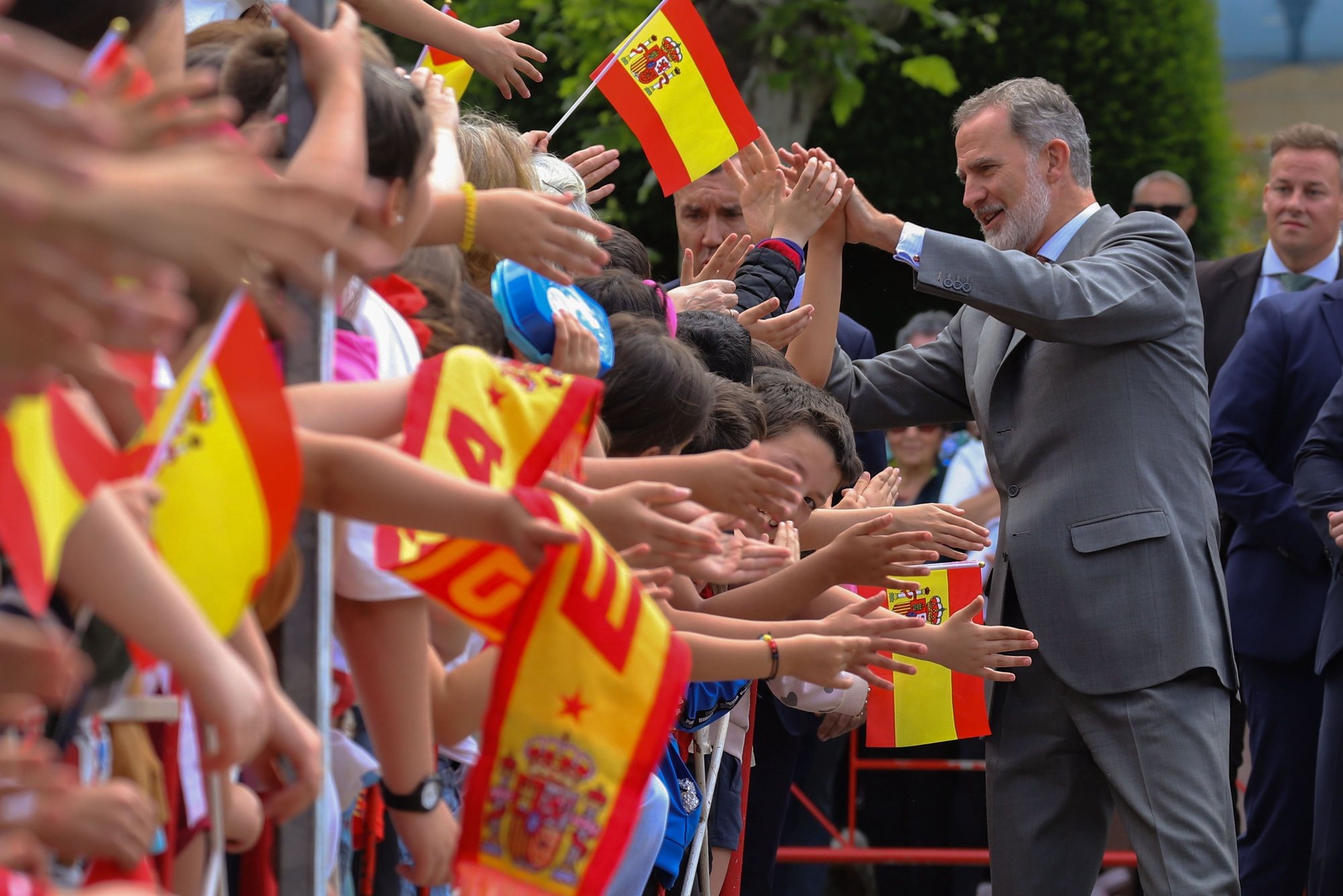 epa11405904 Spain&#039;s King Felipe VI (R) shakes hands with members of the public upon his arrival for the inauguration of the &#039;Las Edades del Hombre&#039; (&#039;Mankind&#039;s ages&#039;) 2024 exhibition, entitled &#039;Hospitalitas&#039; and based on the Camino de Santiago pilgrimage, in Villafranca del Bierzo town, Castile and Leon, Spain, 12 June 2024. &#039;Las Edades del Hombre&#039; is a religious foundation that was created in 1988 to promote the sacred art of Spain&#039;s region of Castile and Leon.  EPA/Ana F. Barredo