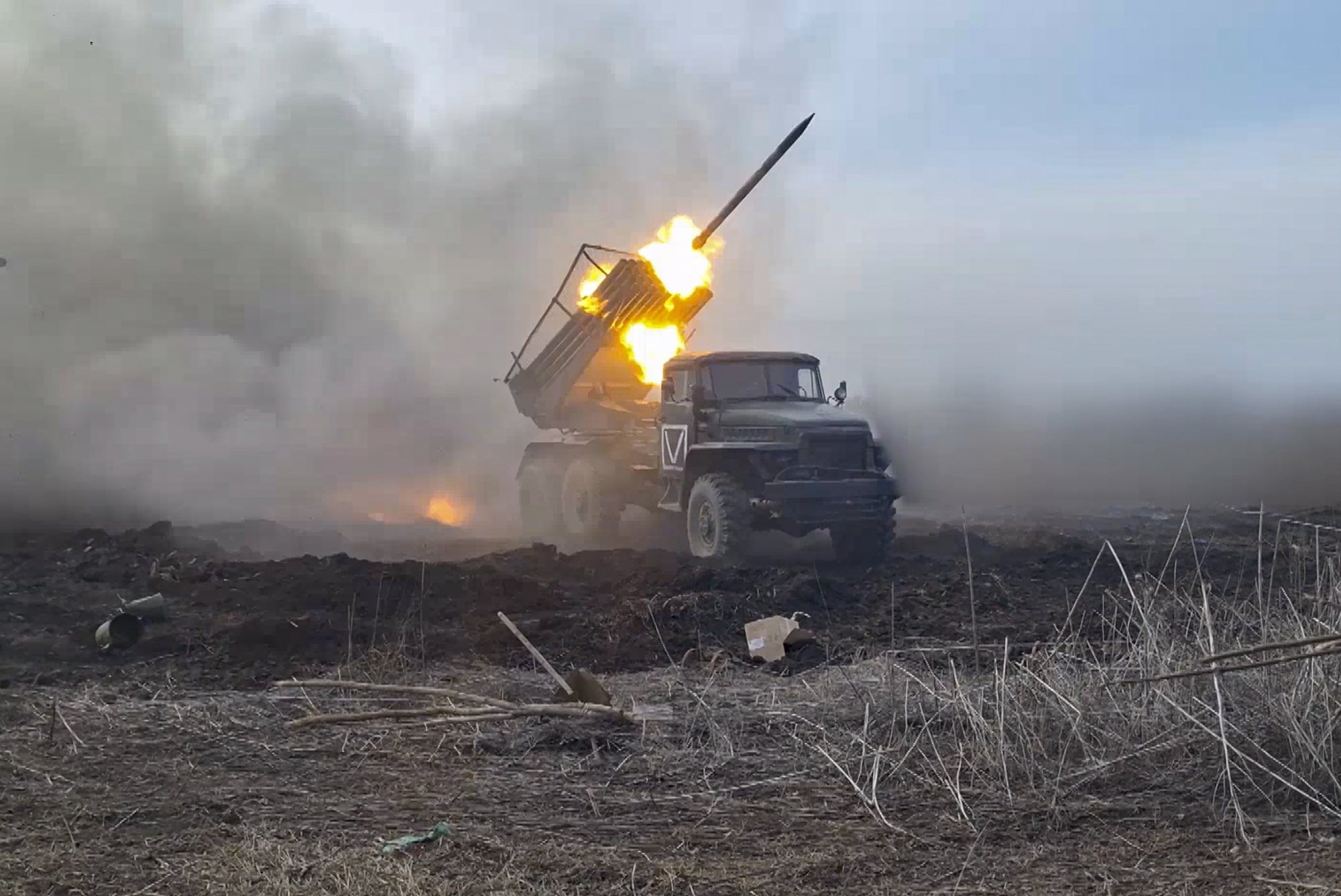 epa11258426 A still image taken from a handout video made available by the Russian Defence Ministry Press-Service on 04 April 2024 shows Russian troops firing a Grad multiple launch rocket system (MLRS) at an undisclosed position in the Donetsk region, eastern Ukraine. On 24 February 2022, Russian troops entered Ukrainian territory in what the Russian president declared a &#039;special military operation&#039;, starting an armed conflict that has provoked destruction and a humanitarian crisis.  EPA/RUSSIAN DEFENCE MINISTRY PRESS SERVICE HANDOUT -- BEST QUALITY AVAILABLE -- MANDATORY CREDIT -- HANDOUT EDITORIAL USE ONLY/NO SALES HANDOUT EDITORIAL USE ONLY/NO SALES