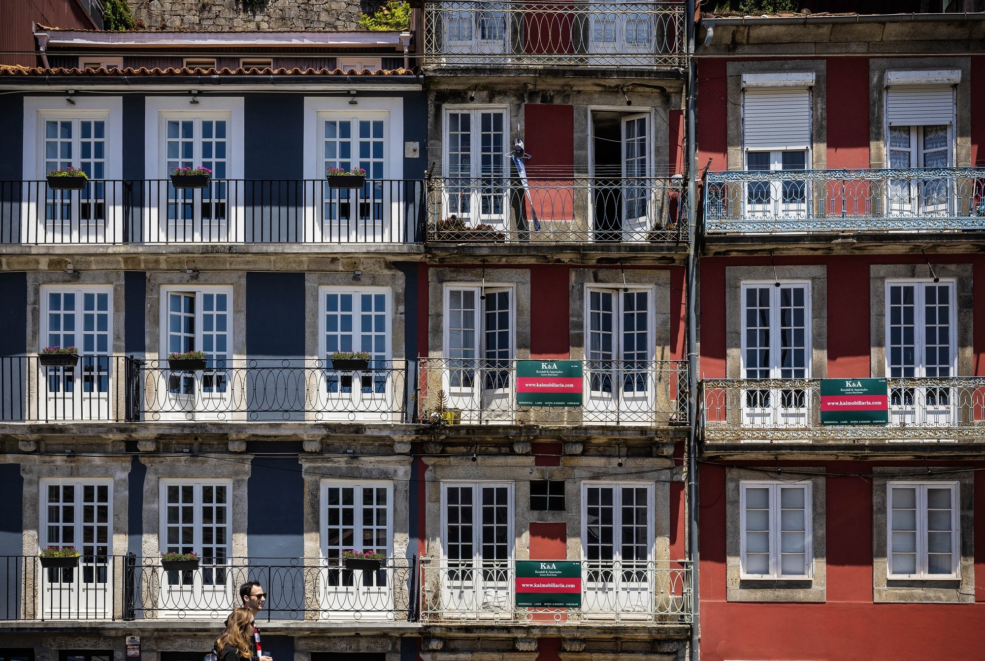 Vista de habitações na zona histórica do Porto, 13 de junho de 2024. JOSÉ COELHO/LUSA