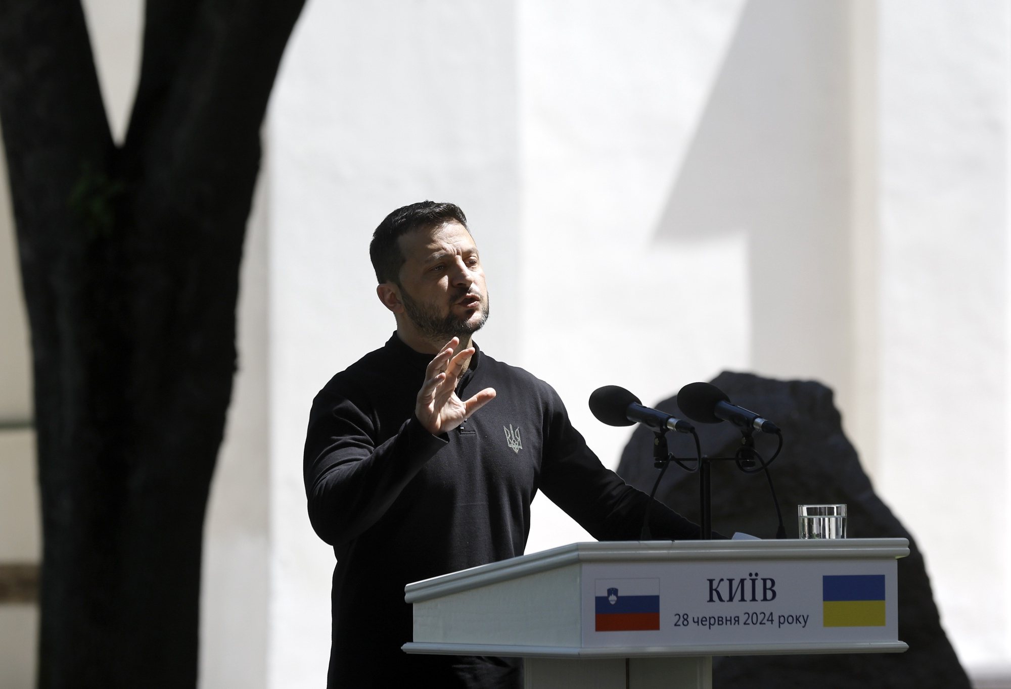 epa11443036 Ukrainian President Volodymyr Zelensky speaks during a joint press conference with Slovenian president near the St. Sophia Cathedral in Kyiv, Ukraine, 28 June 2024. Pirc Musar arrived in Kyiv to meet with top Ukrainian officials amid the ongoing Russian invasion.  EPA/SERGEY DOLZHENKO