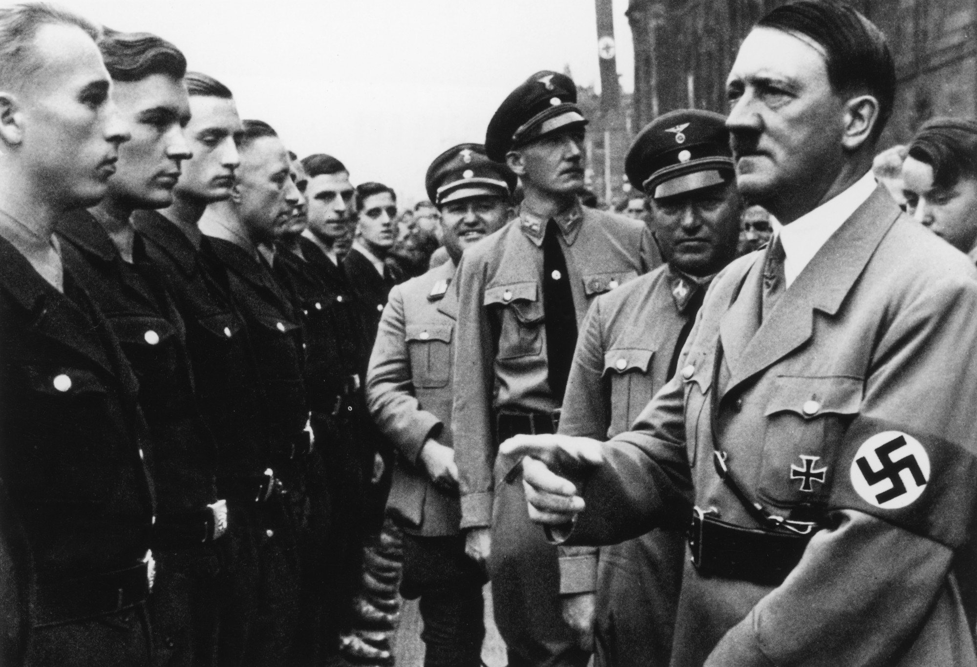 Фашистская германия годы. Адольф Гитлер и нацисты. Адольф Гитлер 3 Рейх. Адольф Гитлер нацизм. Адольф Гитлер Nazi.