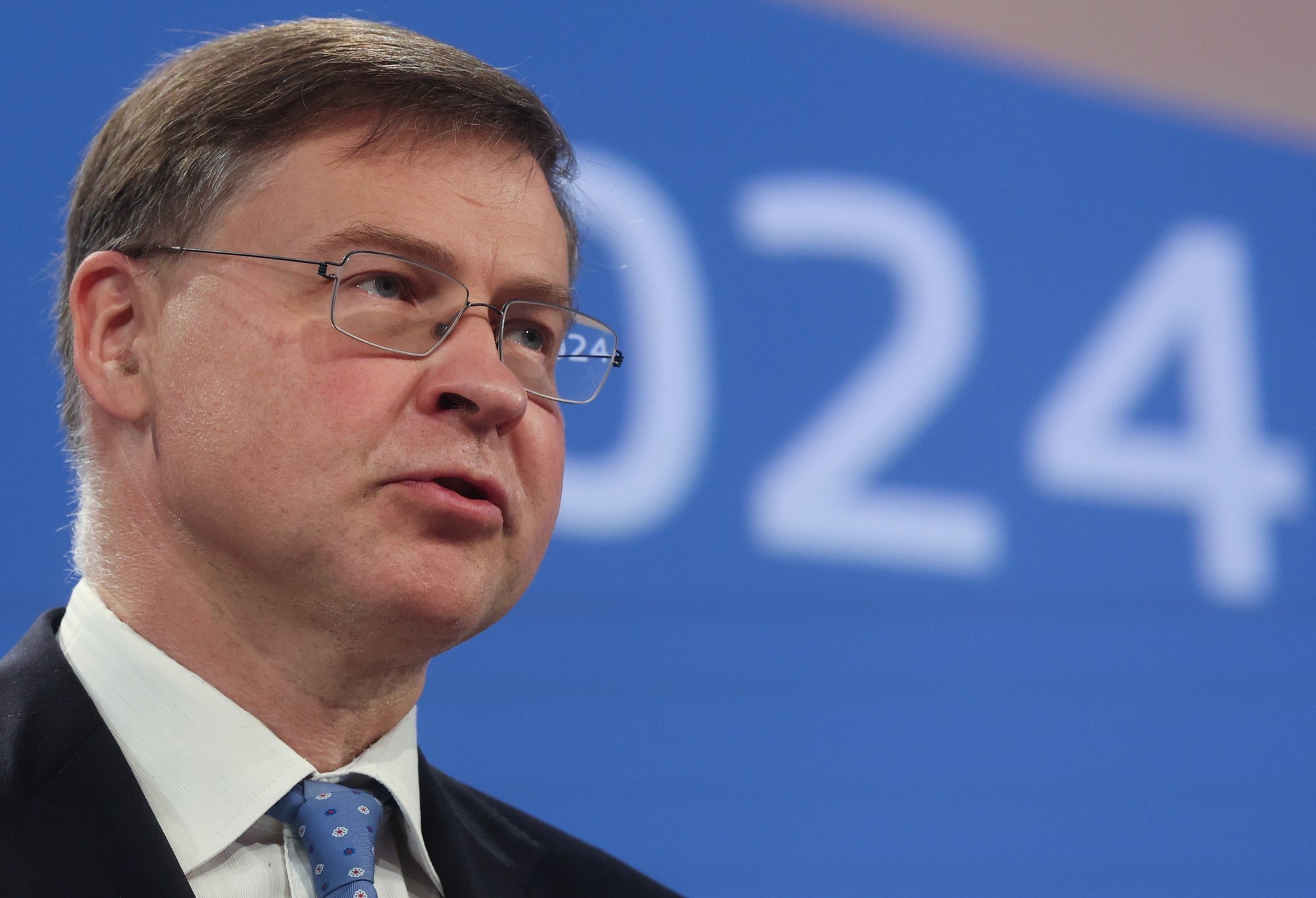 epa11421992 European Commission Executive Vice-President Valdis Dombrovskis gives a press conference on the Economy 2024 European Semester Spring Package, in Brussels, Belgium, 19 June 2024. The EU Commission said the opening of a deficit-based excessive deficit procedure is warranted for seven Member States: Belgium, France, Italy, Hungary, Malta, Poland and Slovakia, in light of assessment contained in the report on compliance with the deficit criterion.  EPA/OLIVIER HOSLET
