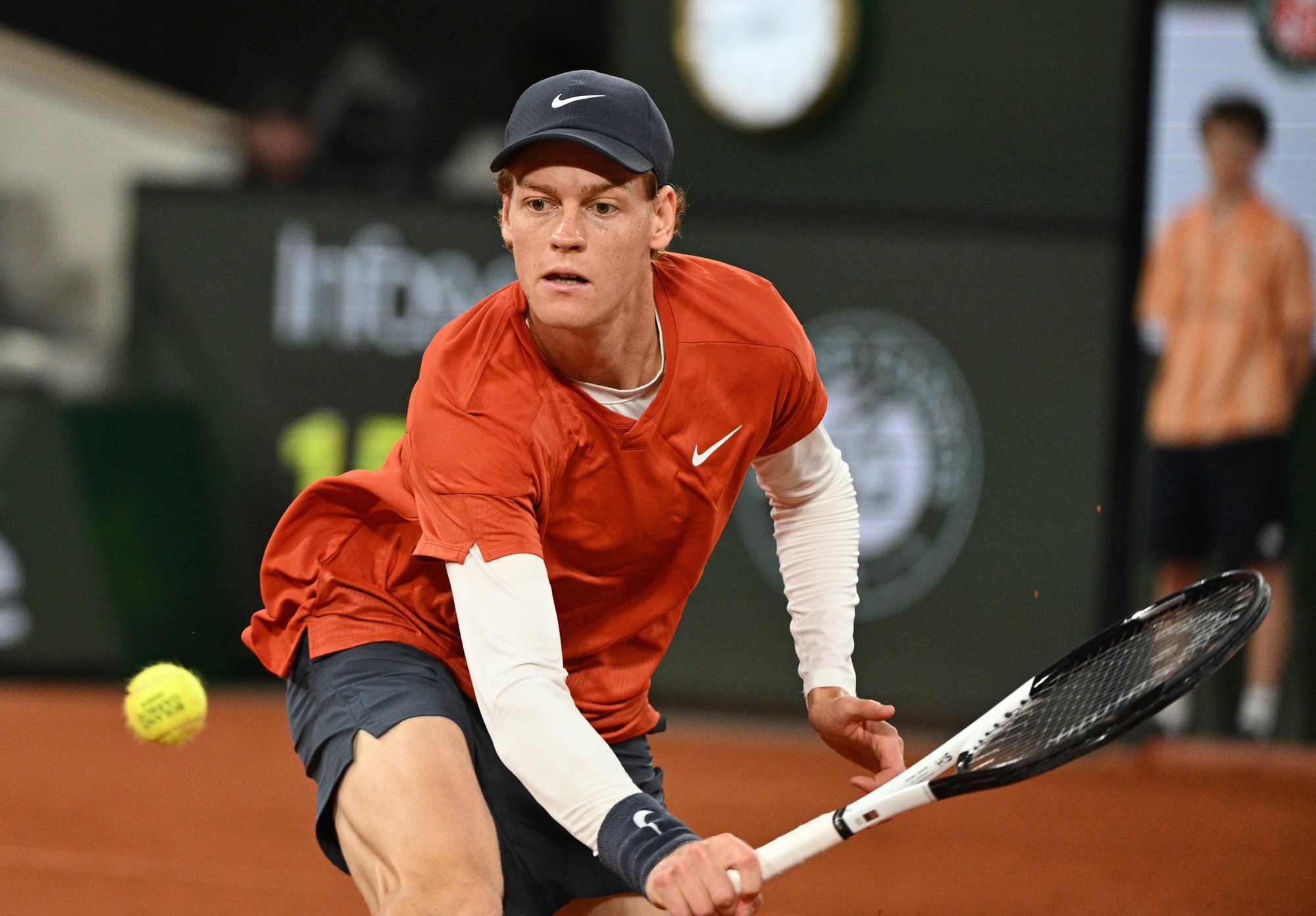epa11381590 Jannik Sinner of Italy in action during his men&#039;s singles third round match against Pavel Kotov of Russia at the French Open Grand Slam tennis tournament at Roland Garros in Paris, France, 31 May 2024.  EPA/CAROLINE BLUMBERG