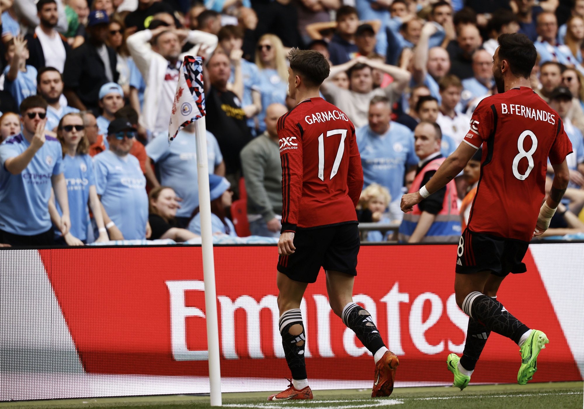 epa11368753 Manchester United&#039;s Alejandro Garnacho (L) celebrates scoring the 0-1 goal during the English FA Cup final match of Manchester City against Manchester United, in London, Britain, 25 May 2024.  EPA/TOLGA AKMEN EDITORIAL USE ONLY. No use with unauthorized audio, video, data, fixture lists, club/league logos, &#039;live&#039; services or NFTs. Online in-match use limited to 120 images, no video emulation. No use in betting, games or single club/league/player publications.