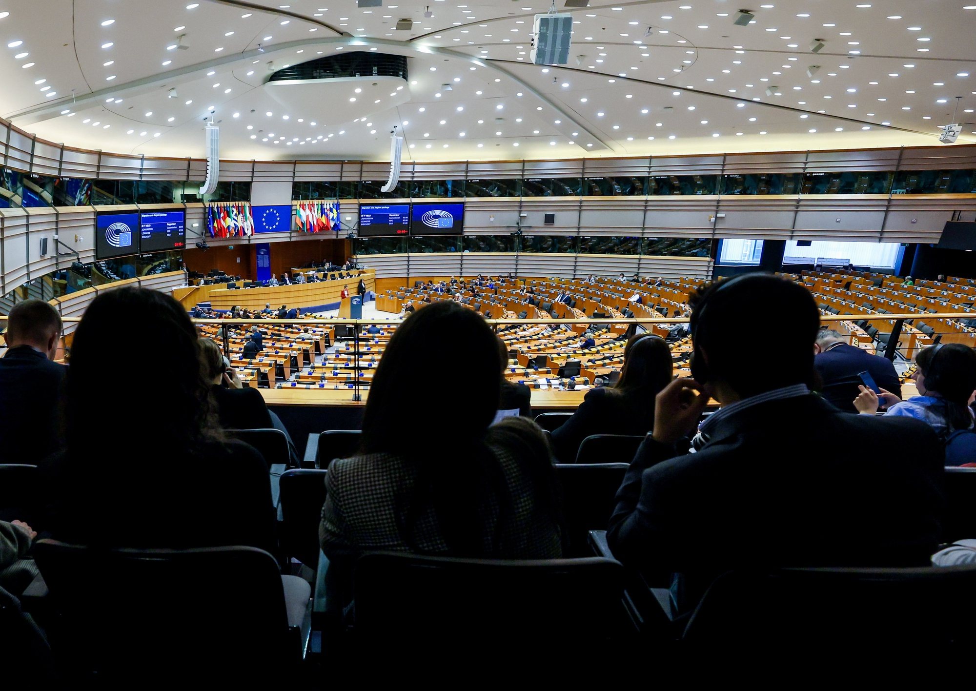 epa11270040 General view of the hemicycle during a debate on Migration and Asylum package at EU Parliament plenary session in Brussels, Belgium, 10 April  2024. Migration and Asylum pack will be the main topics of the session. The EU wants to reform its immigration rules but MEPs may reject the pact at the session.  EPA/OLIVIER HOSLET