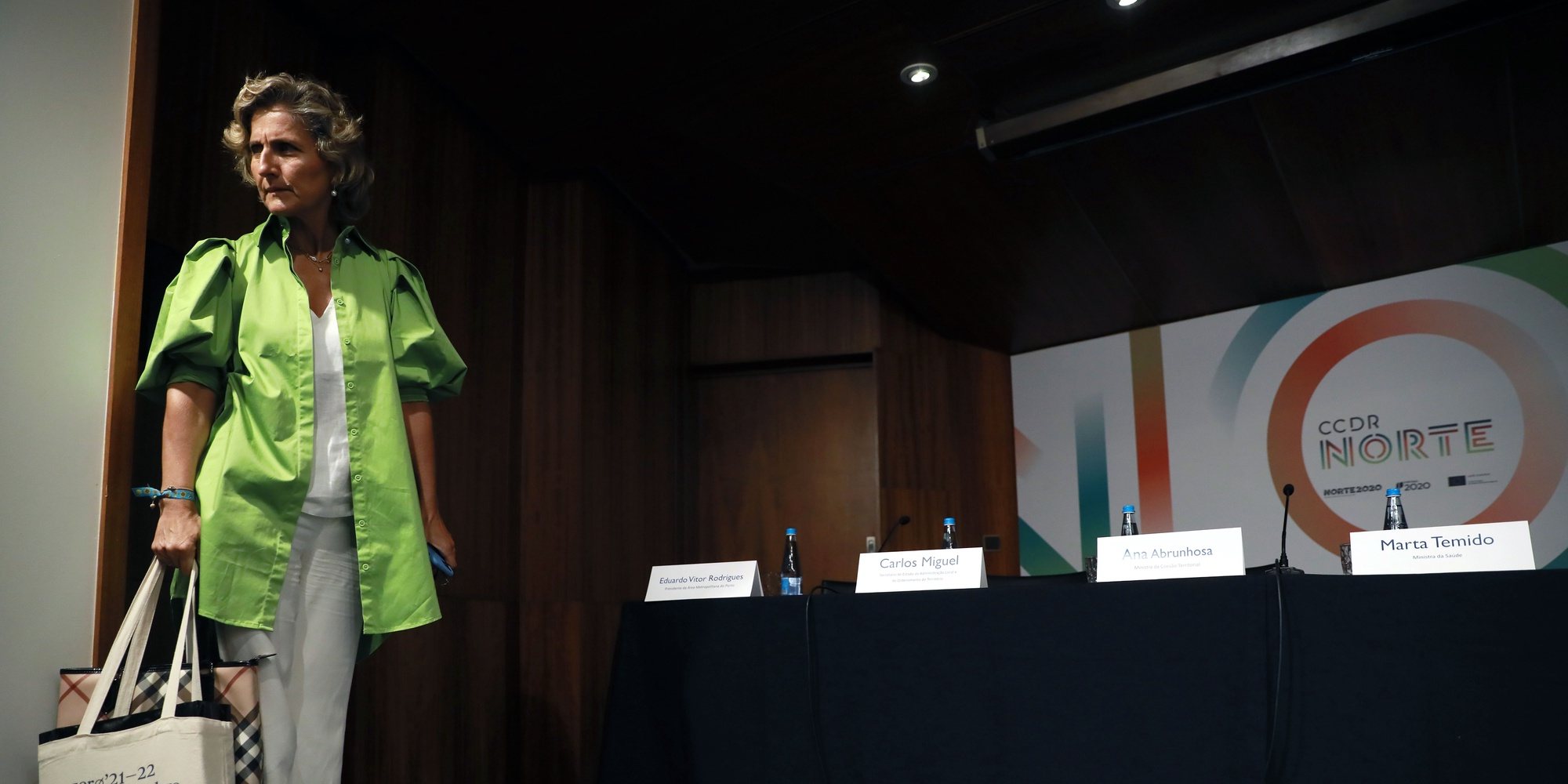 A ministra da Coesão Territorial, Ana Abrunhosa, durante uma reunião com autarcas da Área Metropolitana do Porto para debater o processo de descentralização de competências na Comissão de Coordenação e Desenvolvimento Regional do Norte (CCDRN), no Porto, 21 de junho 2022. ESTELA SILVA/LUSA