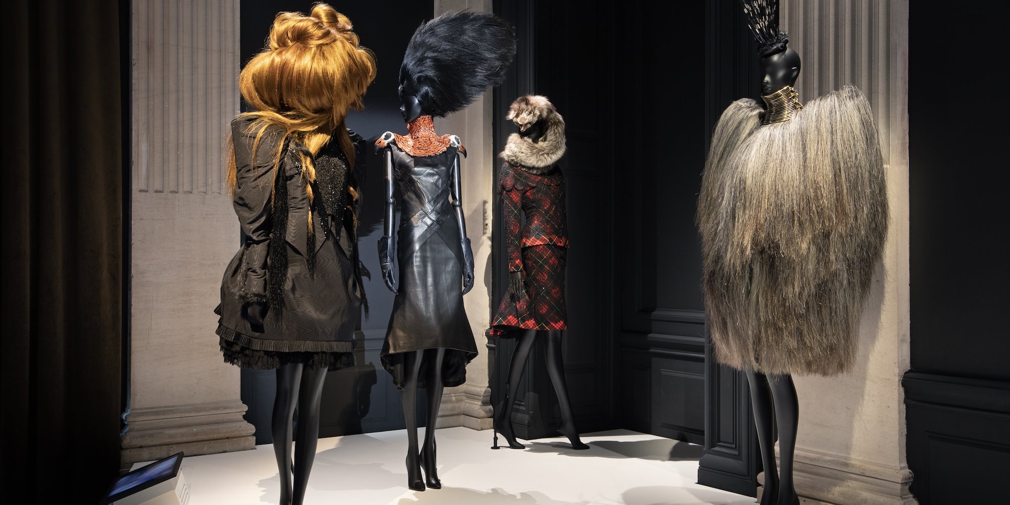A exposição “1997 Fashion Big Bang” que pode ser visitada desde 7 de março e até 16 de julho no Palais Galliera, em Paris
