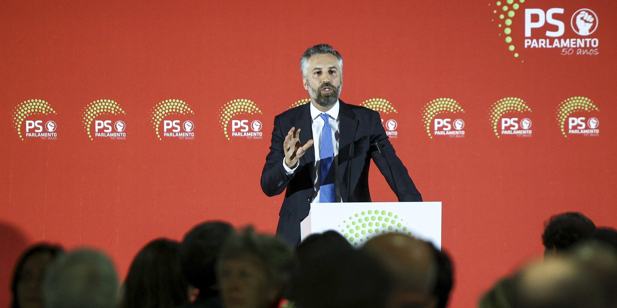 O secretário-geral do Partido Socialista (PS), Pedro Nuno Santos, discursa durante o jantar de Natal do seu grupo parlamentar, em Lisboa, 19 de dezembro de 2023. TIAGO PETINGA/LUSA