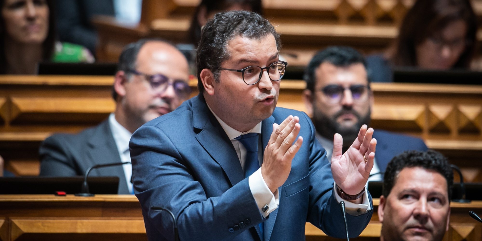 O líder parlamentar do Partido Social Democrata (PSD), Joaquim Miranda Sarmento, usa da palavra durante o debate sobre o Estado da Nação, na Assembleia da República, em Lisboa, 20 de julho de 2022. JOSE SENA GOULÃO/LUSA