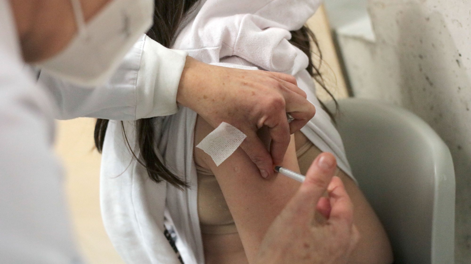 O início do processo de vacinação de crianças, no centro de vacinação no Pavilhão Multiusos de Gondomar