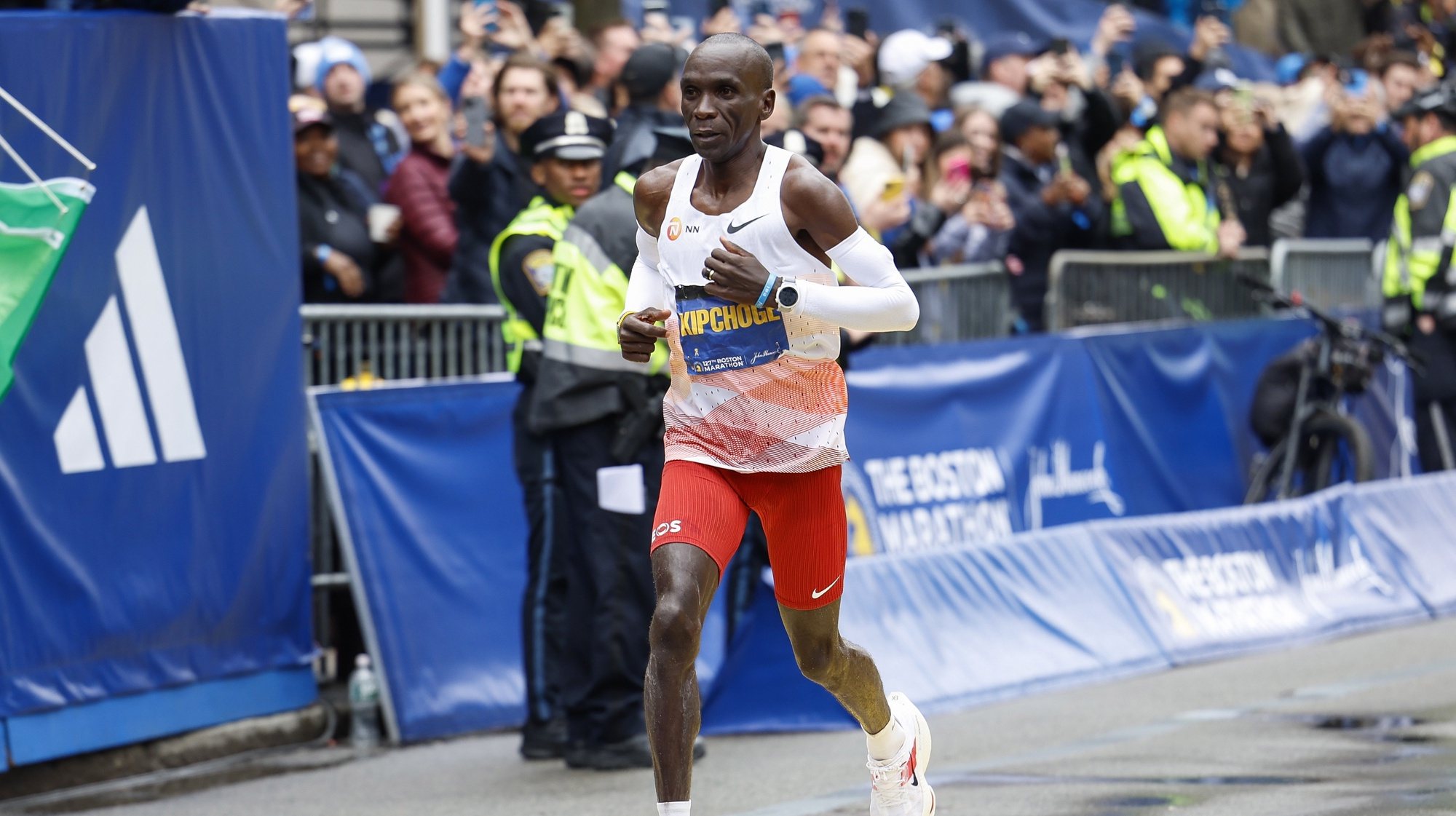 epa10577112 Eliud Kipchoge of Kenya crosses the finish line to place sixth in the Men&#039;s Division of the 127th Boston Marathon in Boston, Massachusetts, USA, 17 April 2023.  EPA/CJ GUNTHER