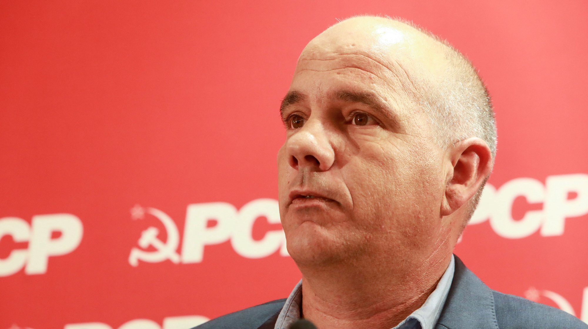 O secretário-geral do Partido Comunista Português (PCP), Paulo Raimundo, intervém durante a sessão de aberturta das Jornadas Parlamentares, num hotel na Covilhã, 19 de junho de 2023. MIGUEL PEREIRA DA SILVA/LUSA