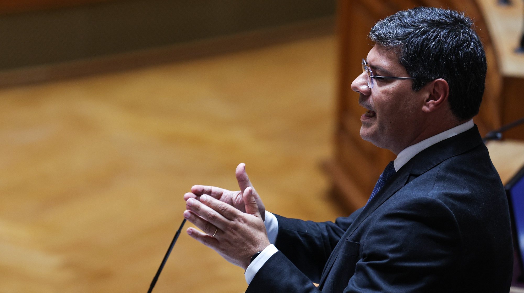 O lider parlamentar do Partido Socialista (PS), Eurico Brilhante Dias, intervém durante o debate sobre o estado da Nação na Assembleia da República em Lisboa, 20 de julho de 2023. TIAGO PETINGA/LUSA
