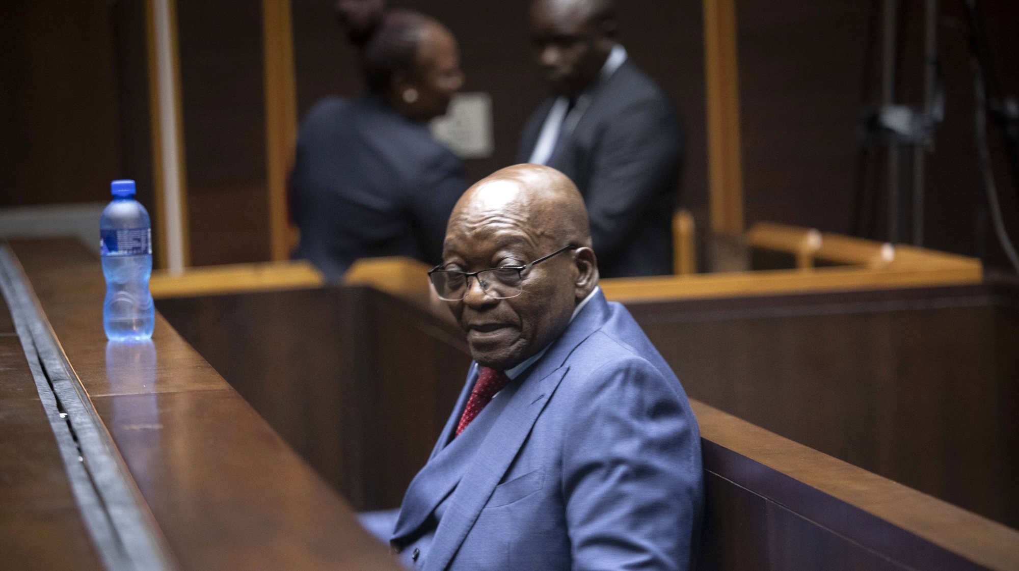 epa10576526 Former South African President Jacob Zuma appears at the Pietermaritzburg High Court in an arms deal corruption case, in Pietermaritzburg, South Africa, 17 April 2023. Former President Zuma stands accused of taking kickbacks before he became president from a 51 billion South African Rand (3.4 billion US dollar) purchase of fighter jets, patrol boats and military equipment manufactured by five European firms, including French defense company Thales.  EPA/KIM LUDBROOK / POOL