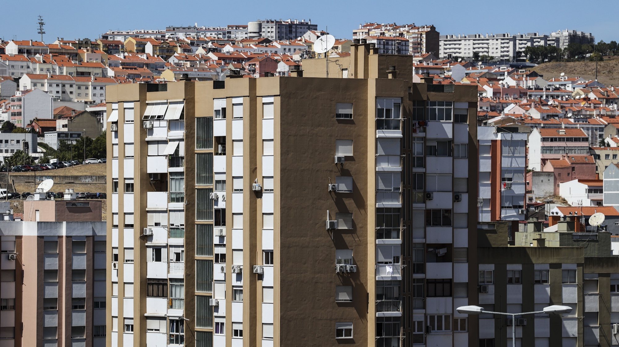 Barómetro da Habitação aponta baixo investimento público e falta de casas para habitar