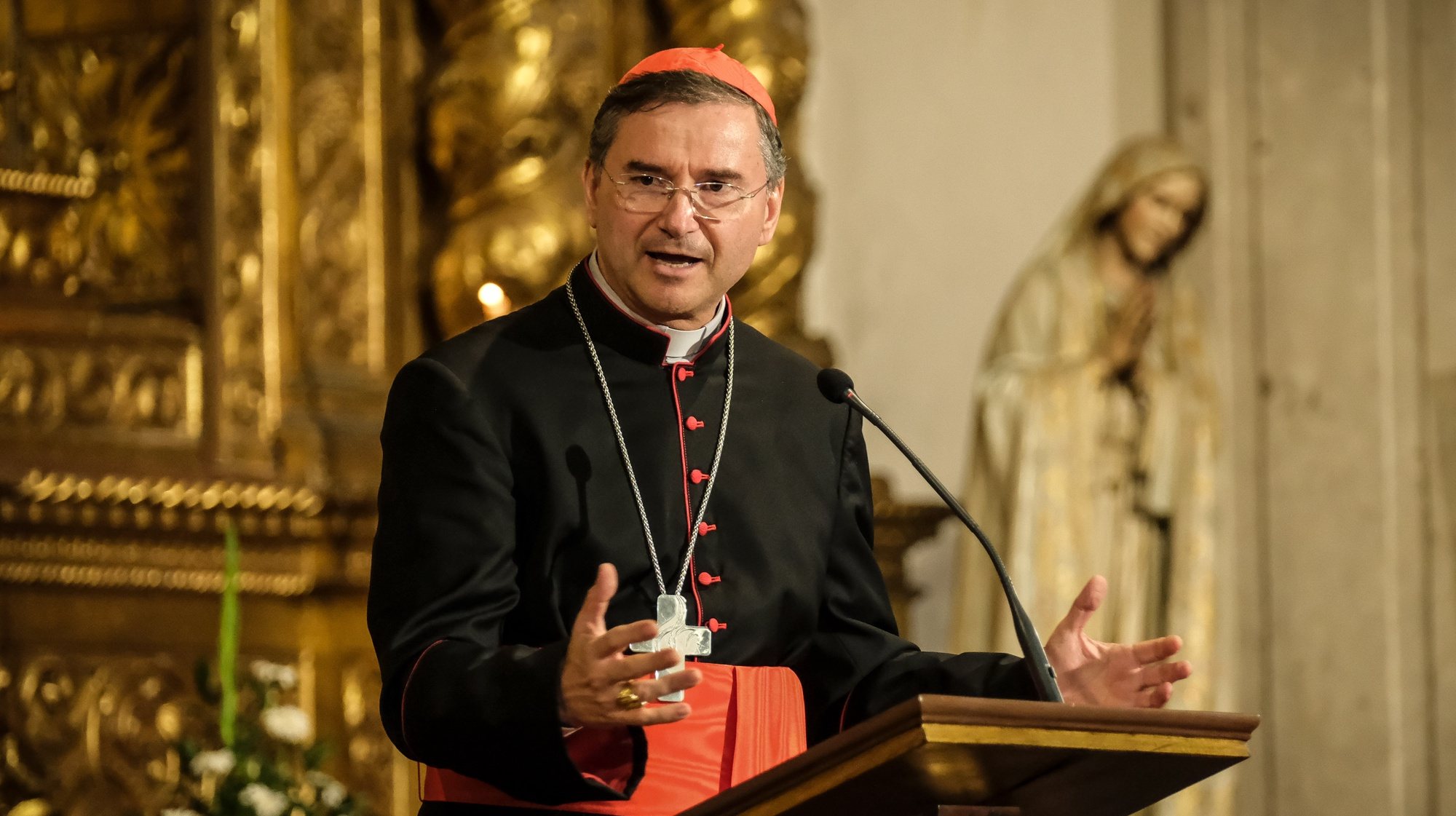 O Cardeal Américo Aguiar discursa durante a sua tomada de posse como IV Bispo de Setubal, na igreja de Sta Maria da Graça, Sé de Setubal, 26 de Outubro de 2023. RUI MINDERICO/LUSA