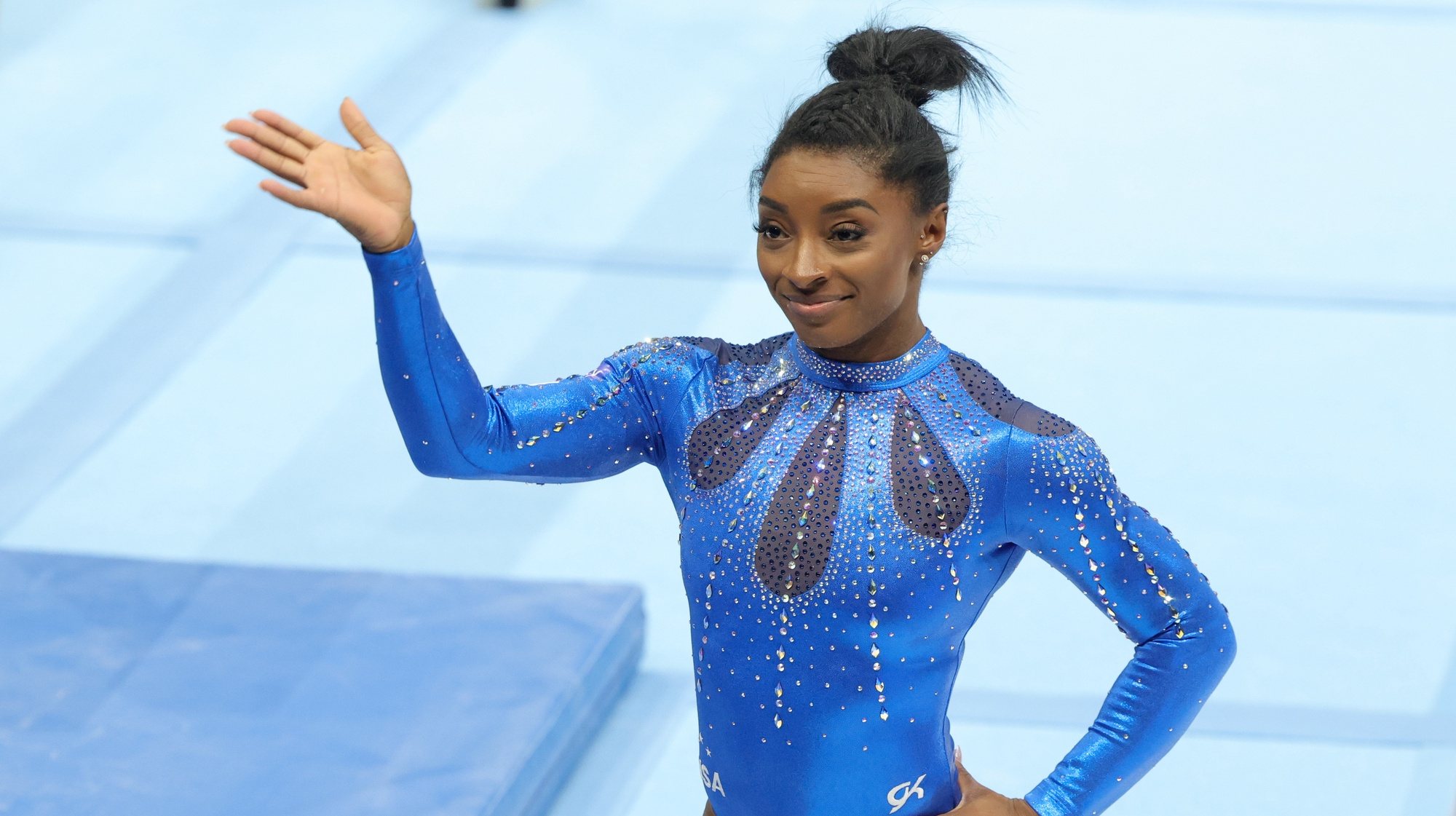 epa10904369 Simone Biles of the United States of America reacts prior to win the Gold Medal of the Women&#039;s All-Around Final of the Artistic Gymnastics World Championships in Antwerp, Belgium, 06 October 2023.  EPA/OLIVIER MATTHYS