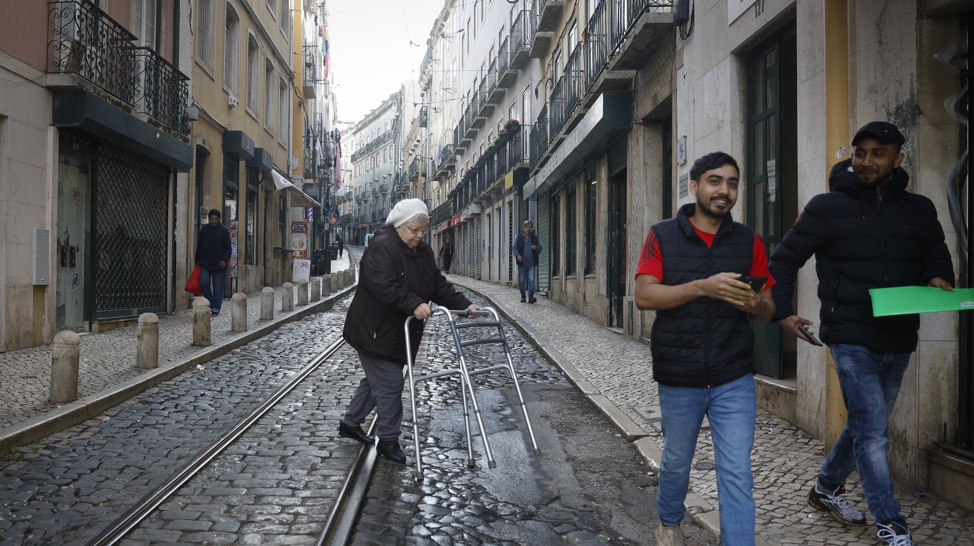 Reportagem no Martim Moniz sobre a presença de imigrantes, no âmbito da manifestação anti-islâmica marcada para o dia 03 de fevereiro, em Lisboa, 26 de janeiro de 2024. (ACOMPANHA TEXTO DE 28 DE JANEIRO DE 2024). ANTÓNIO PEDRO SANTOS/LUSA